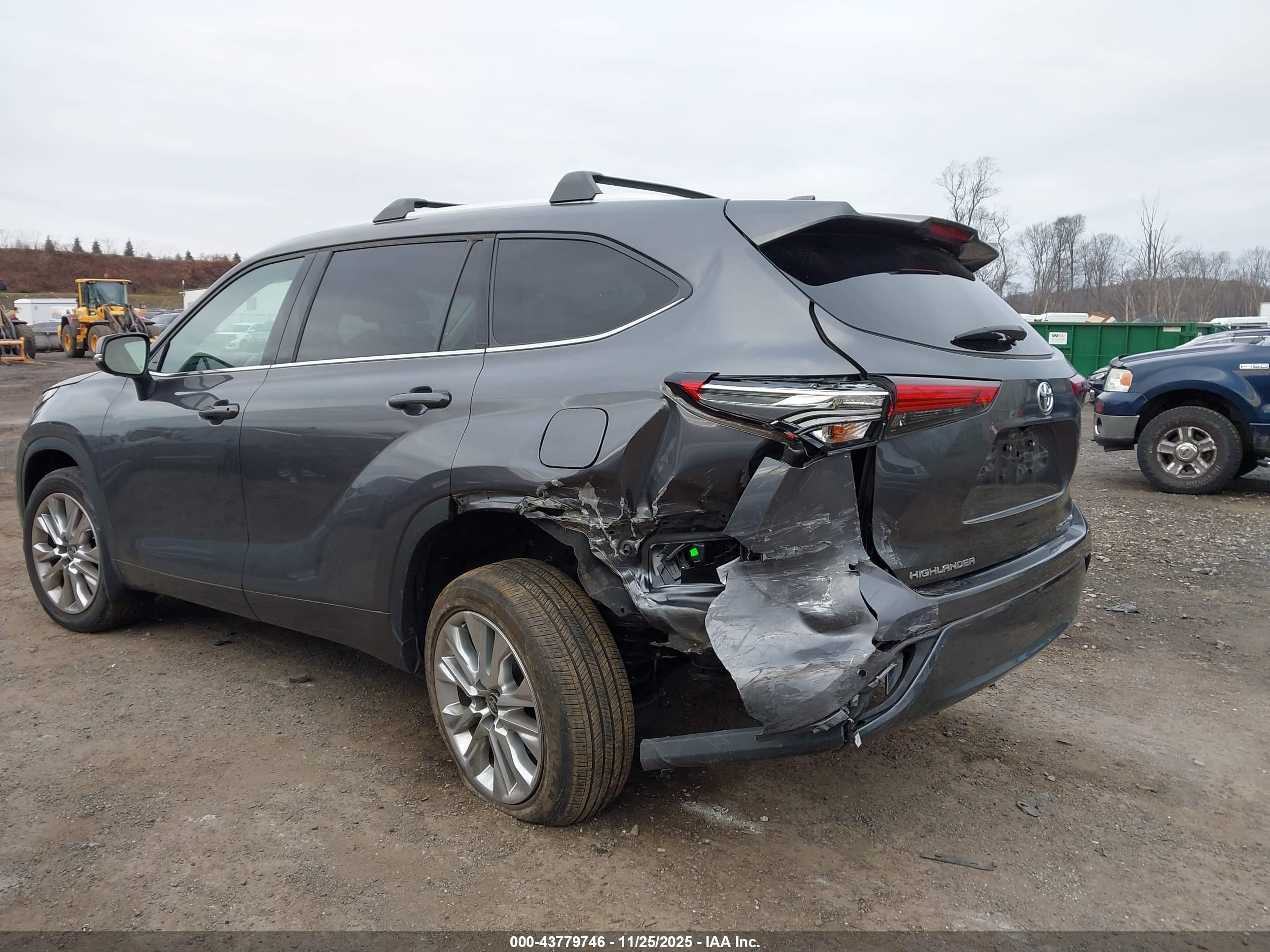TOYOTA HIGHLANDER image 6