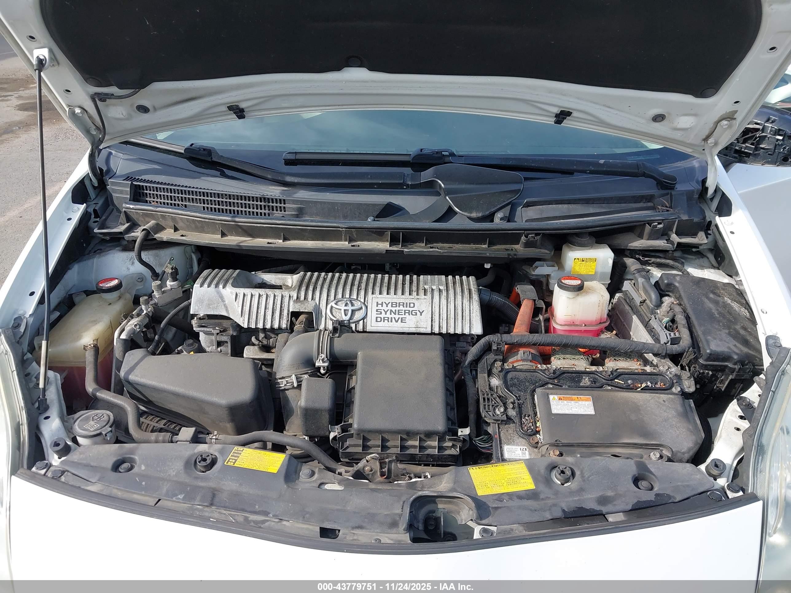 TOYOTA PRIUS image 10
