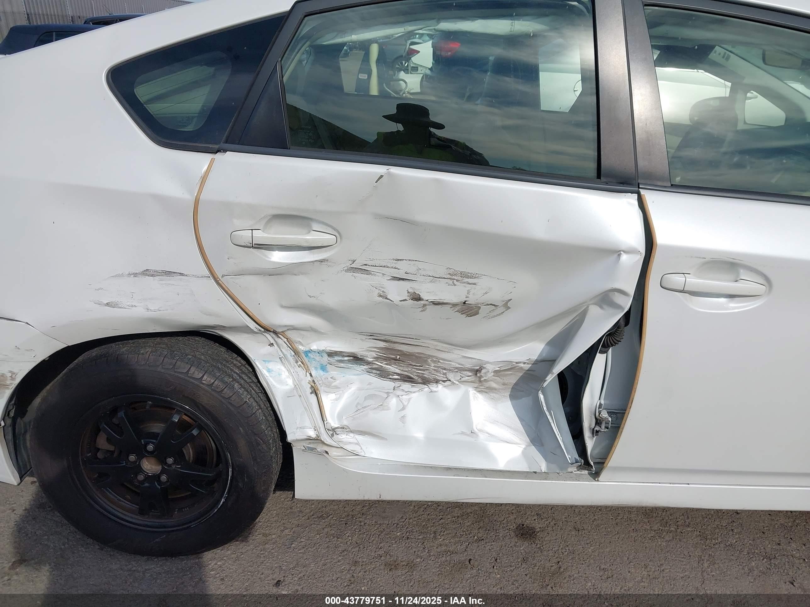 TOYOTA PRIUS image 6