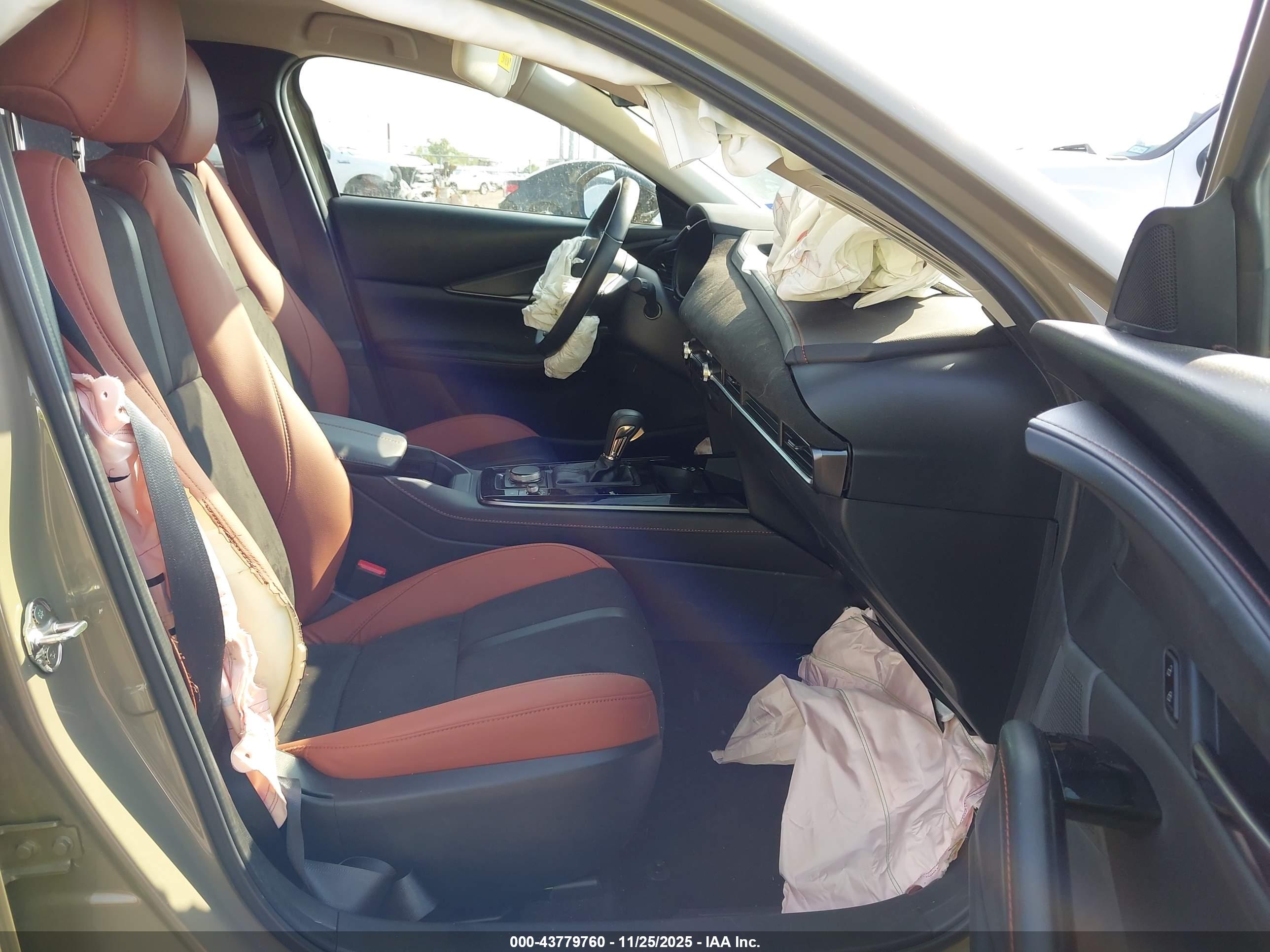 MAZDA CX-30 image 5