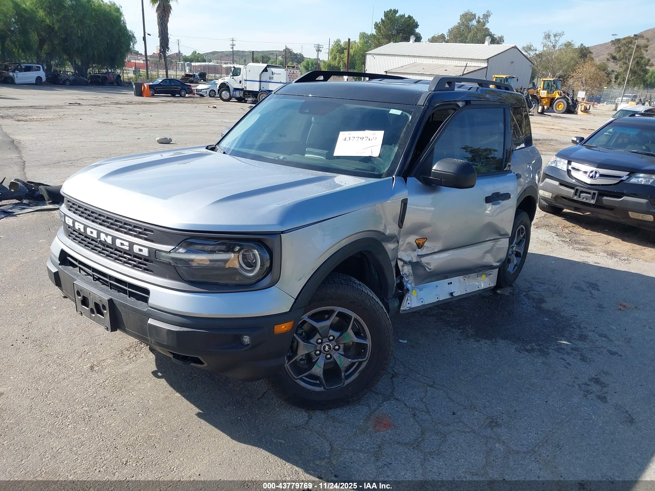 FORD BRONCO image 2
