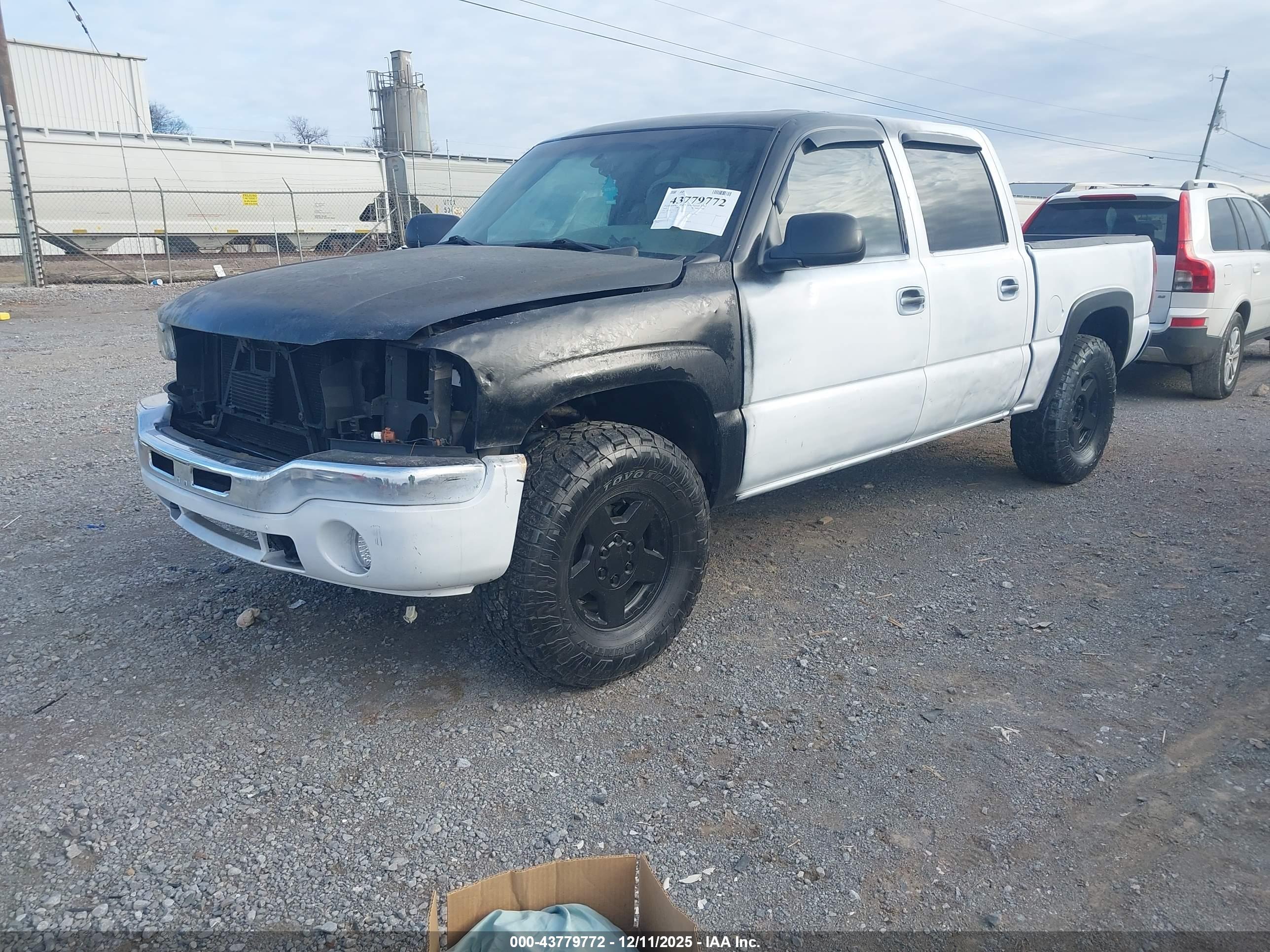 GMC SIERRA image 2