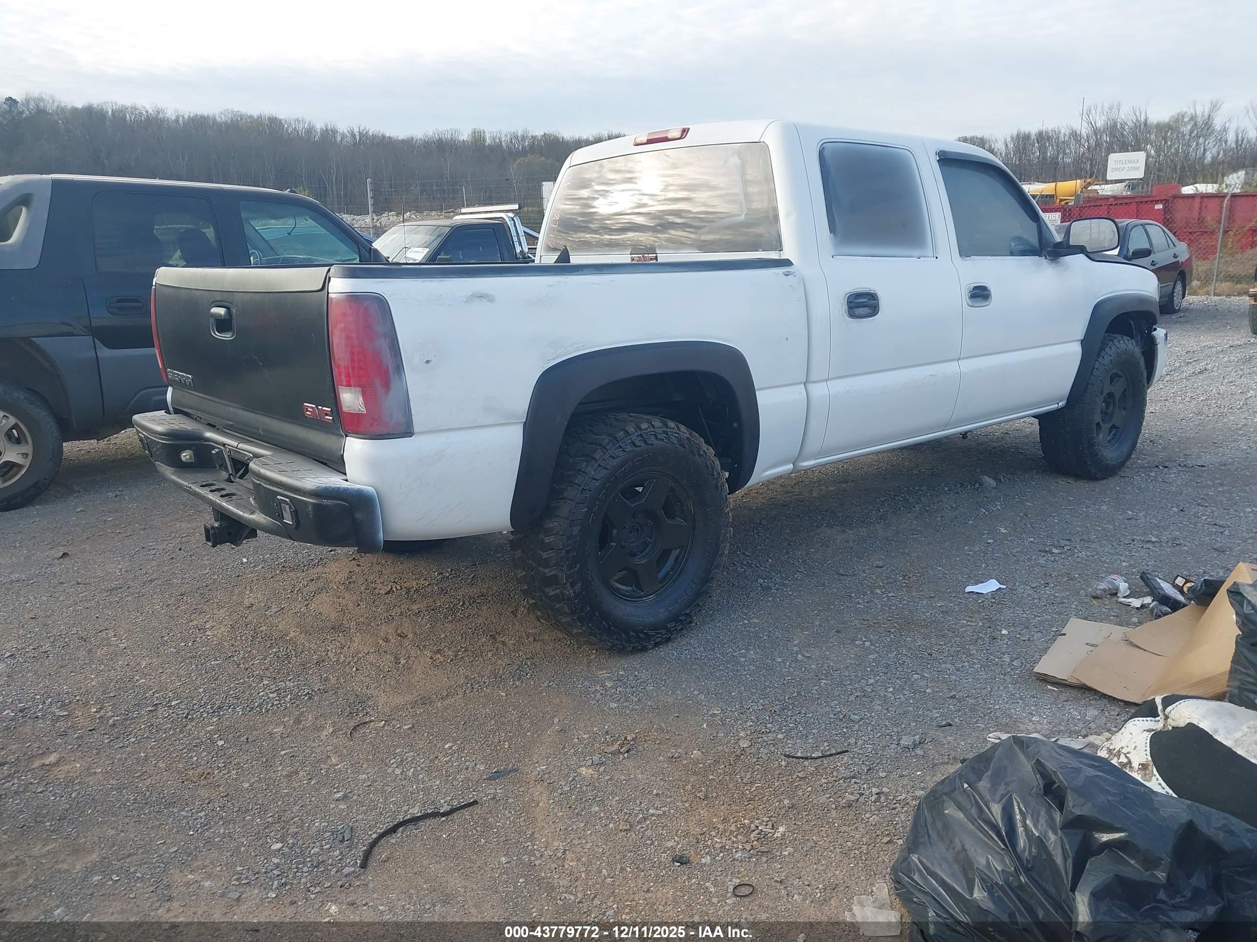 GMC SIERRA image 4