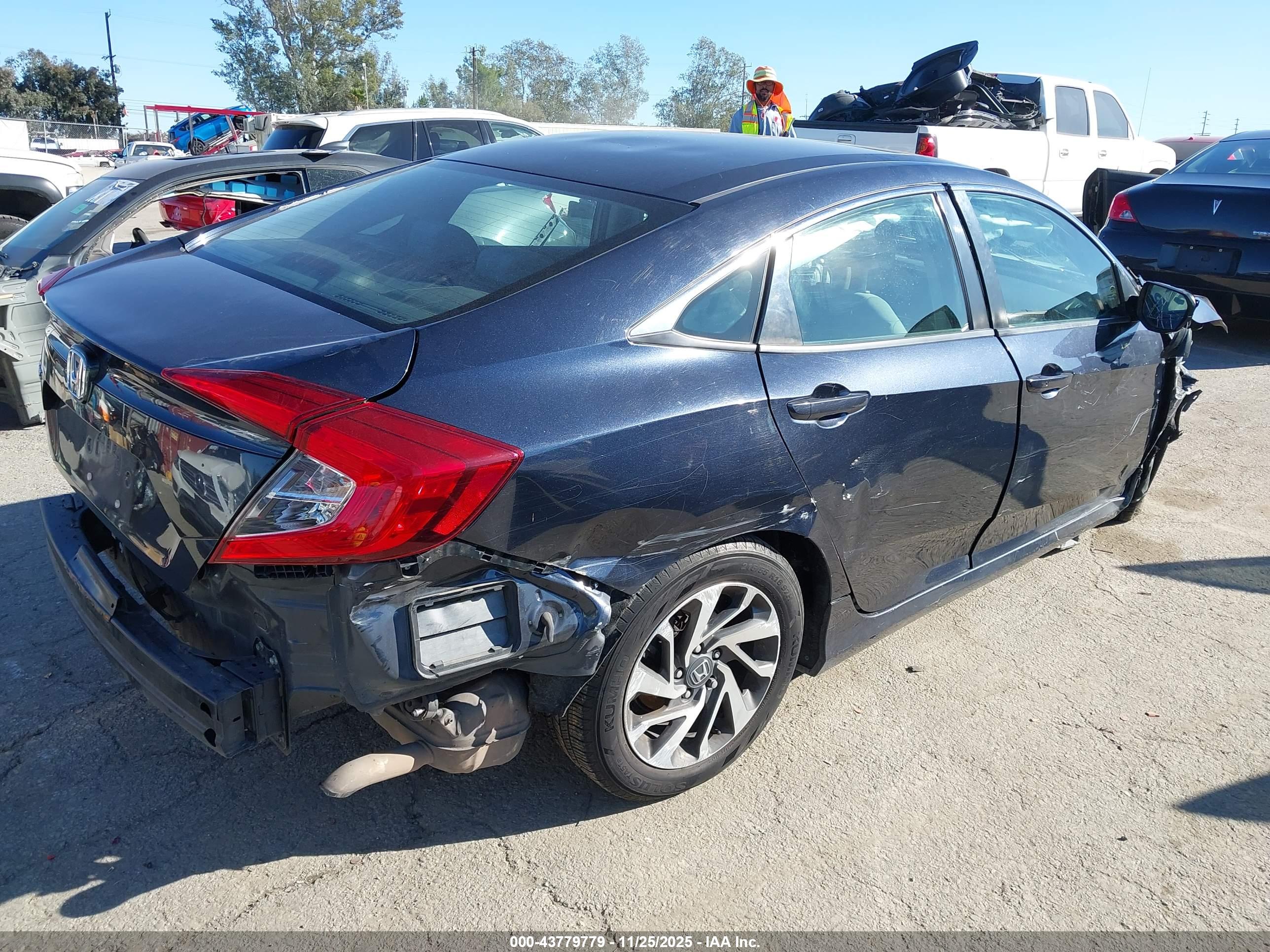 HONDA CIVIC image 4