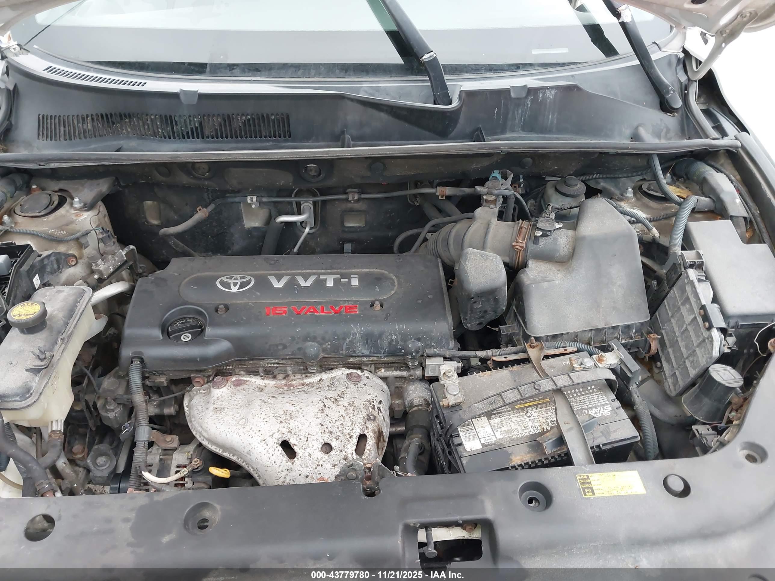 TOYOTA RAV4 image 10