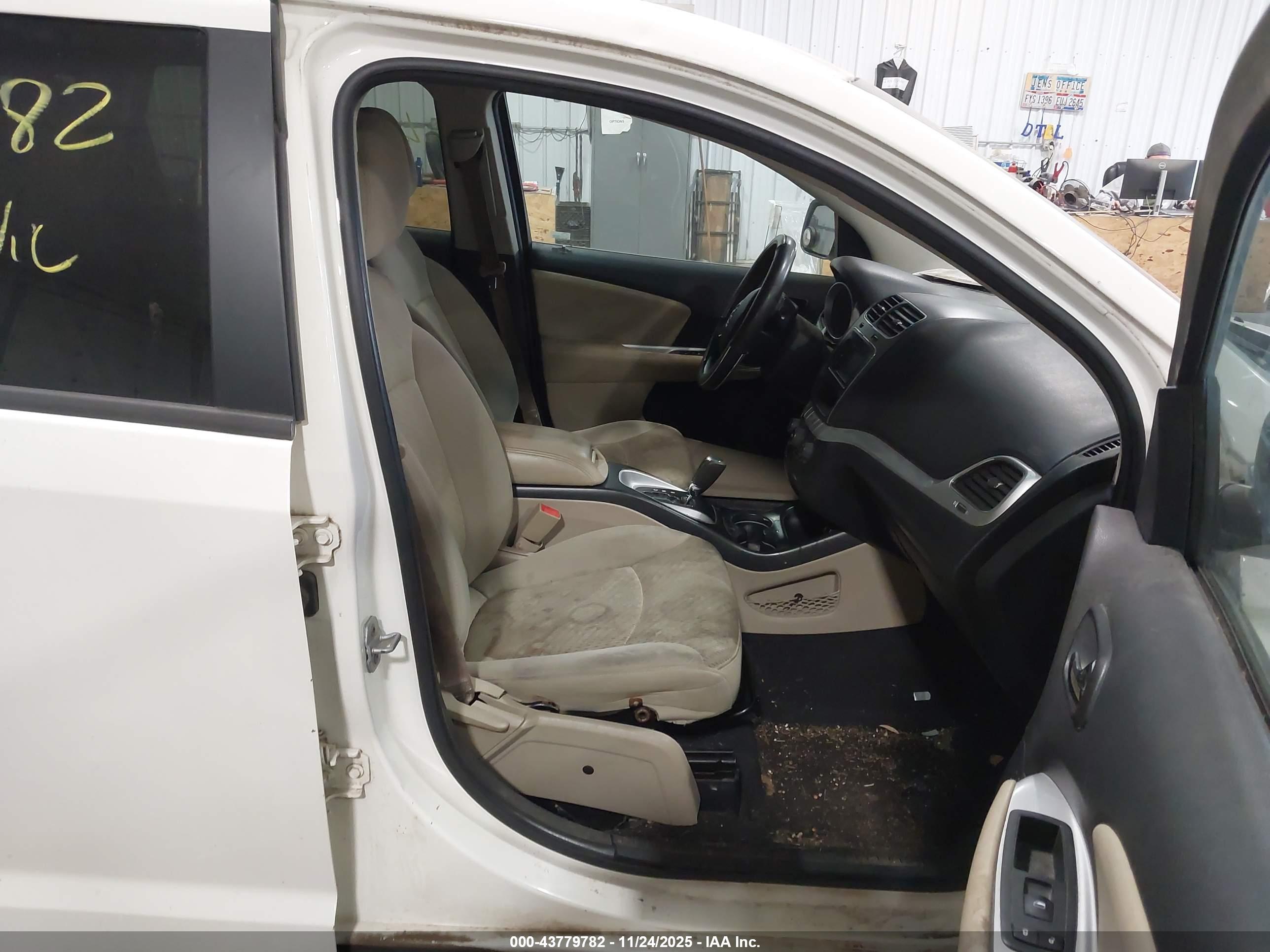 DODGE JOURNEY image 5
