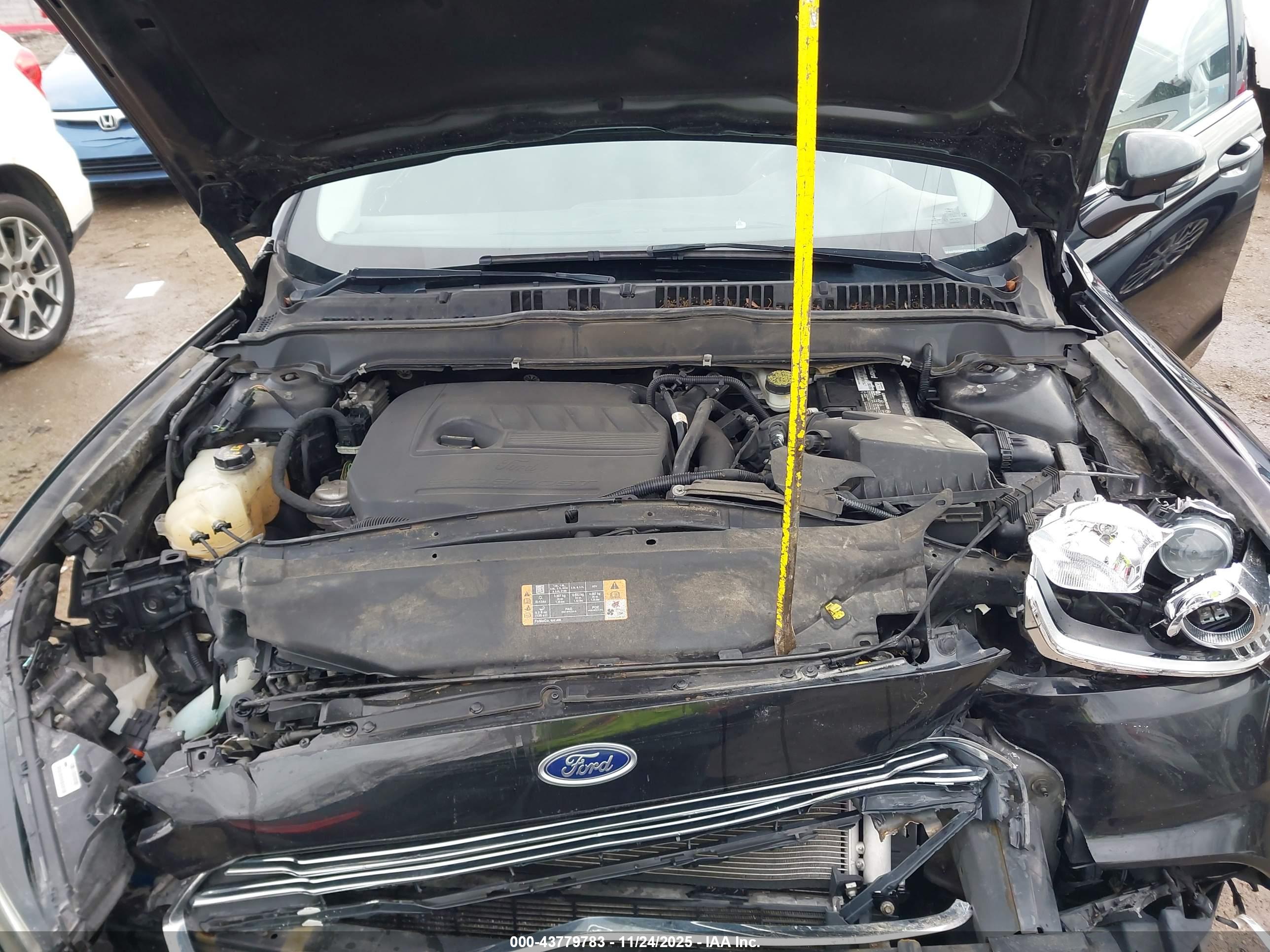 FORD FUSION image 10