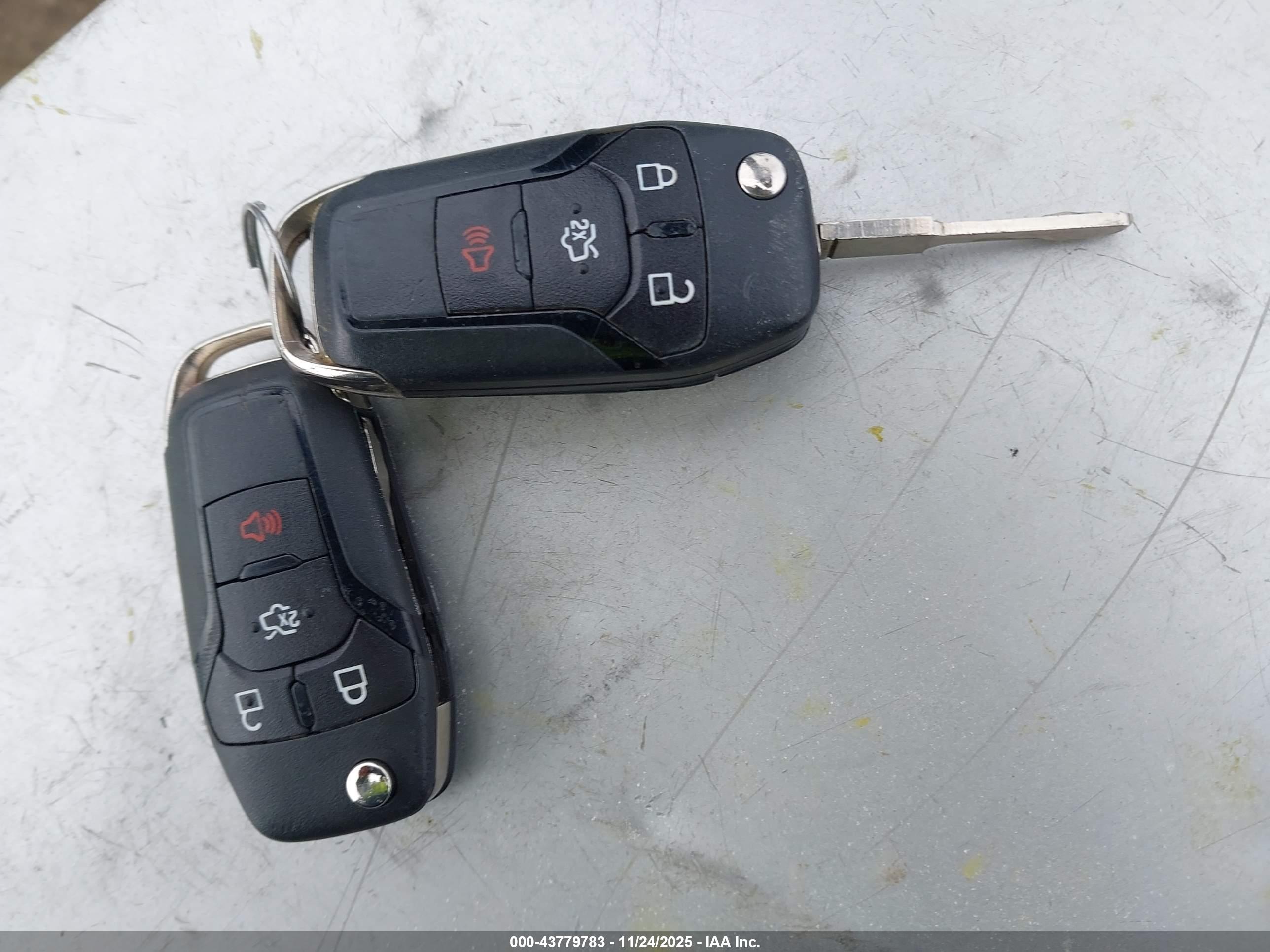 FORD FUSION image 11