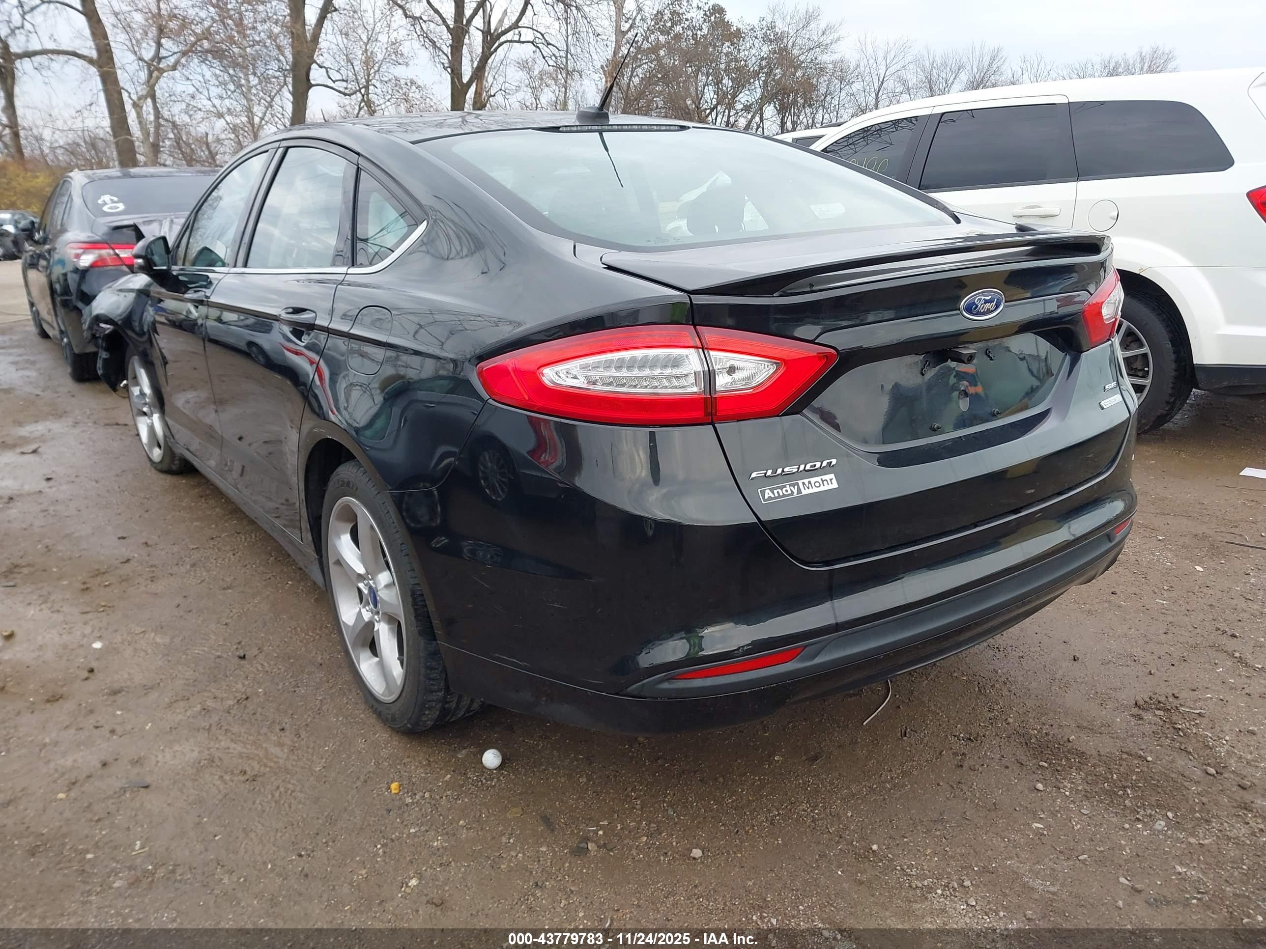 FORD FUSION image 3