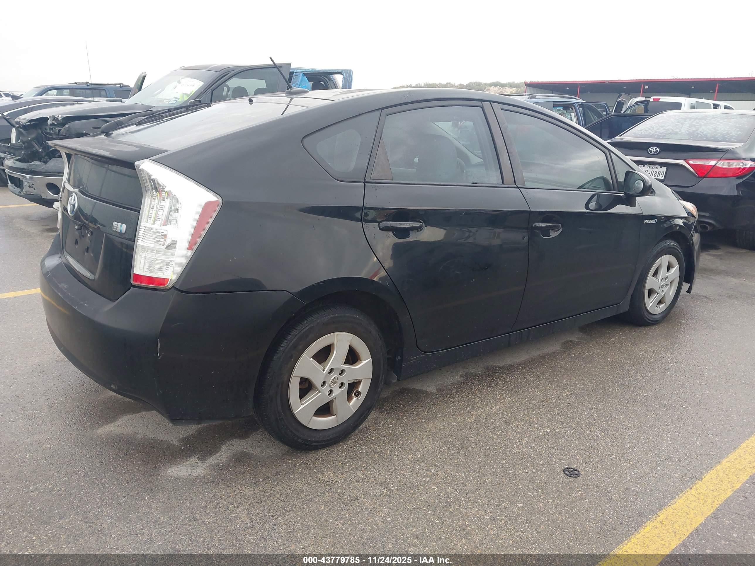 TOYOTA PRIUS image 4