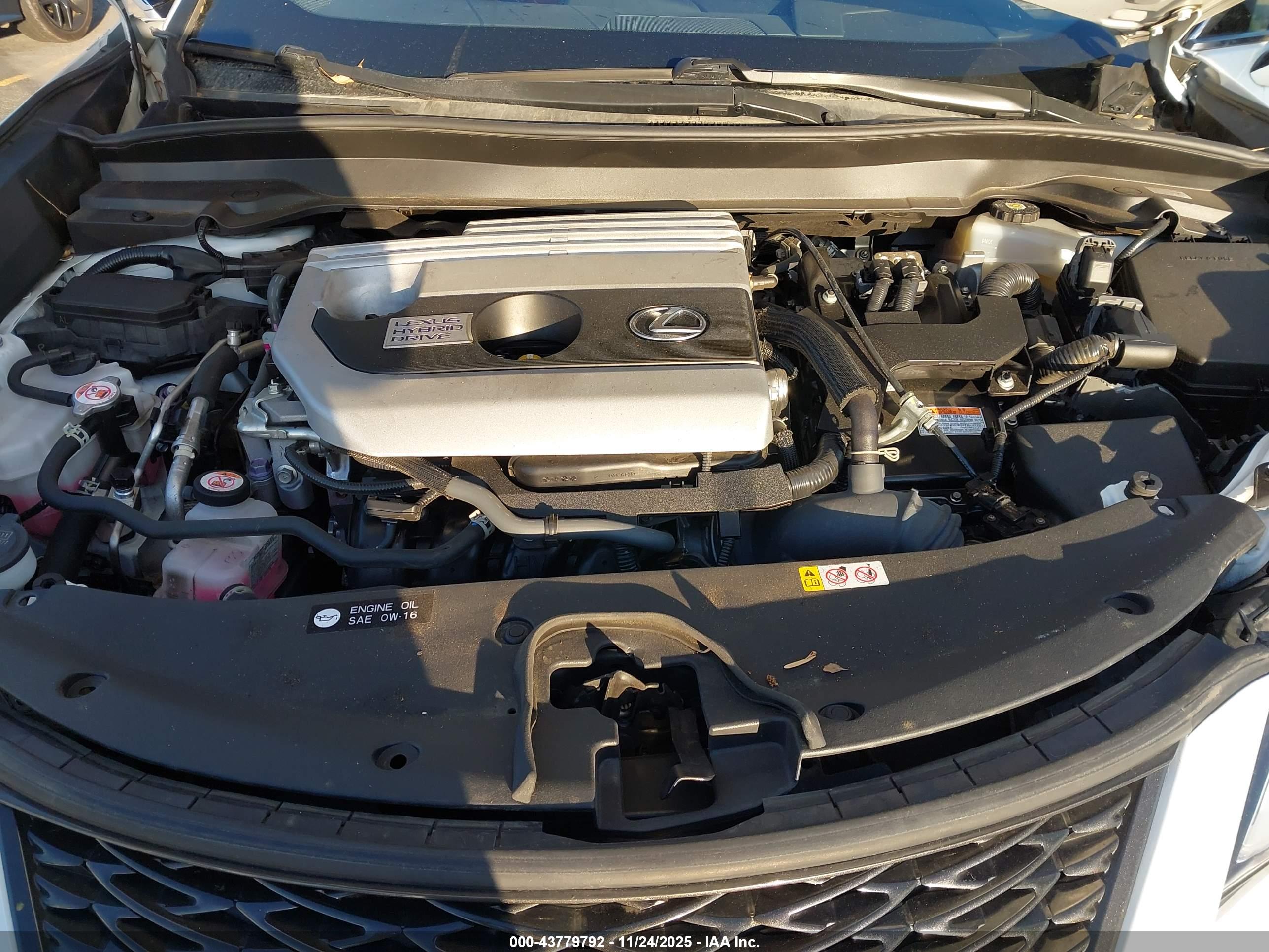 LEXUS UX image 10