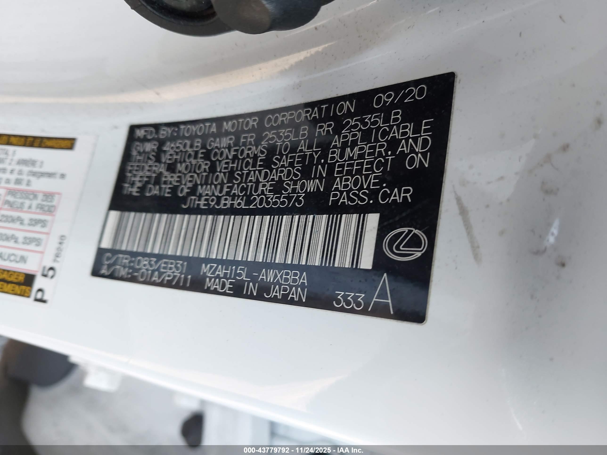 LEXUS UX image 9