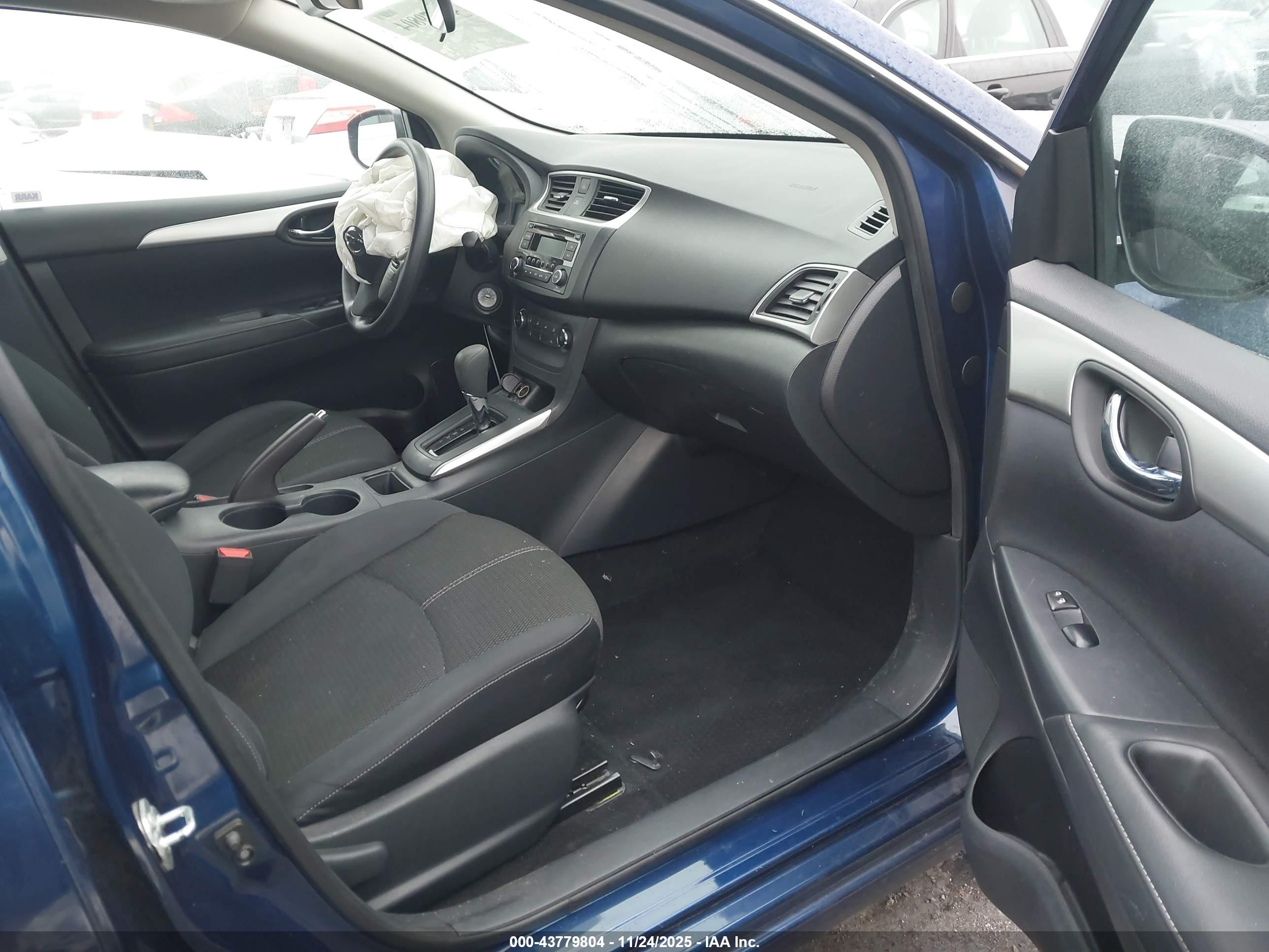 NISSAN SENTRA image 5