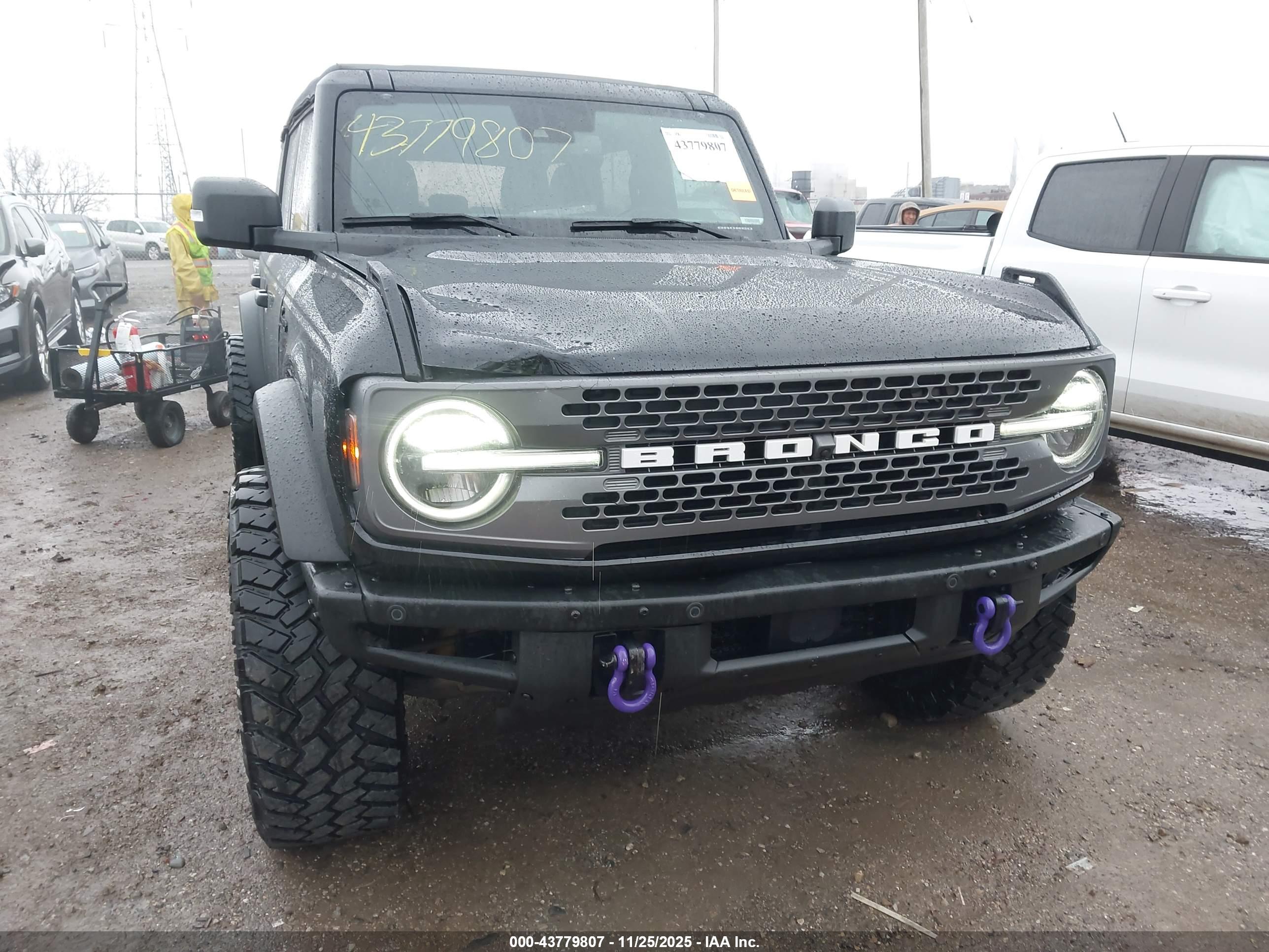 FORD BRONCO image 6