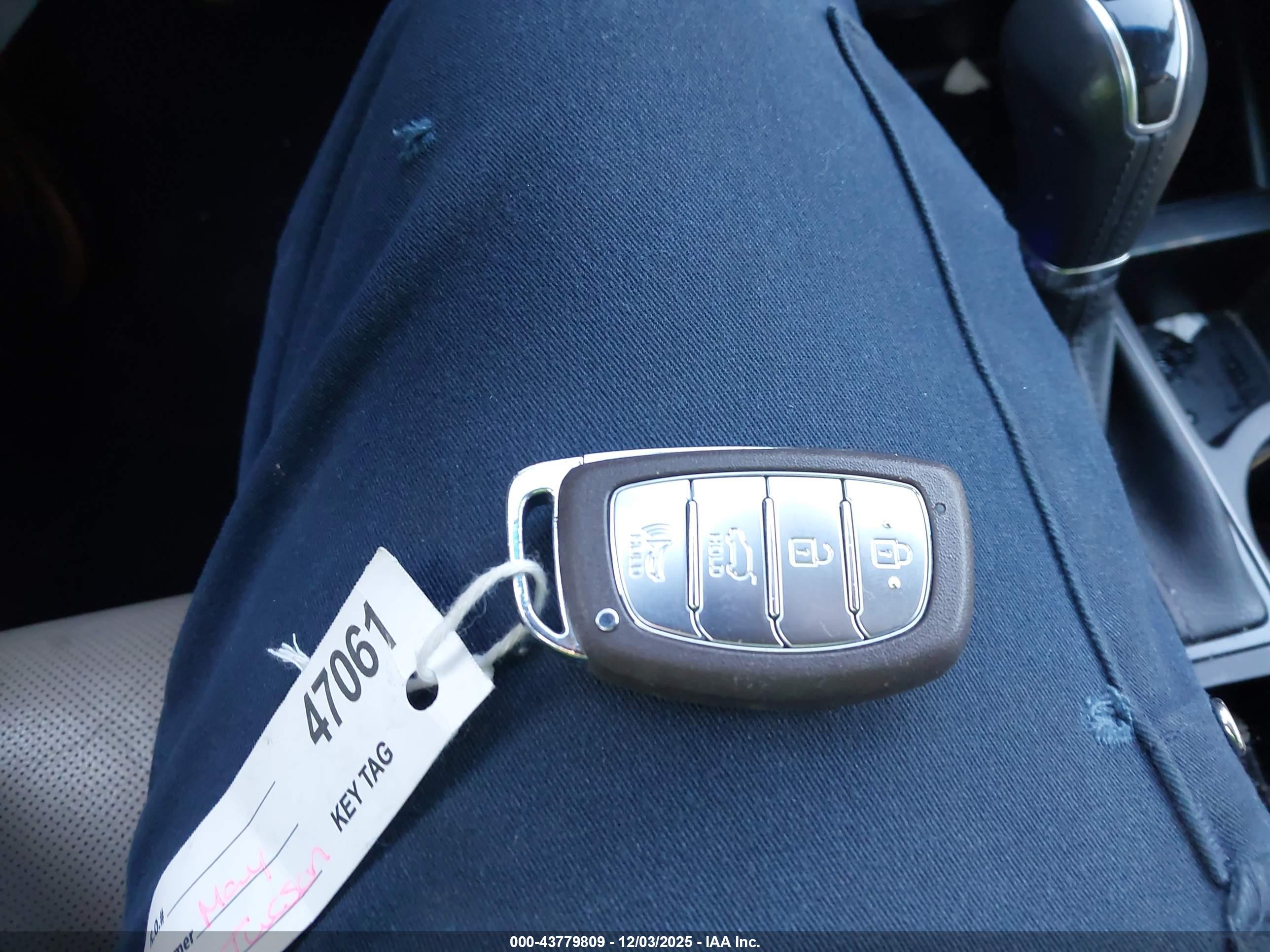 HYUNDAI TUCSON image 11