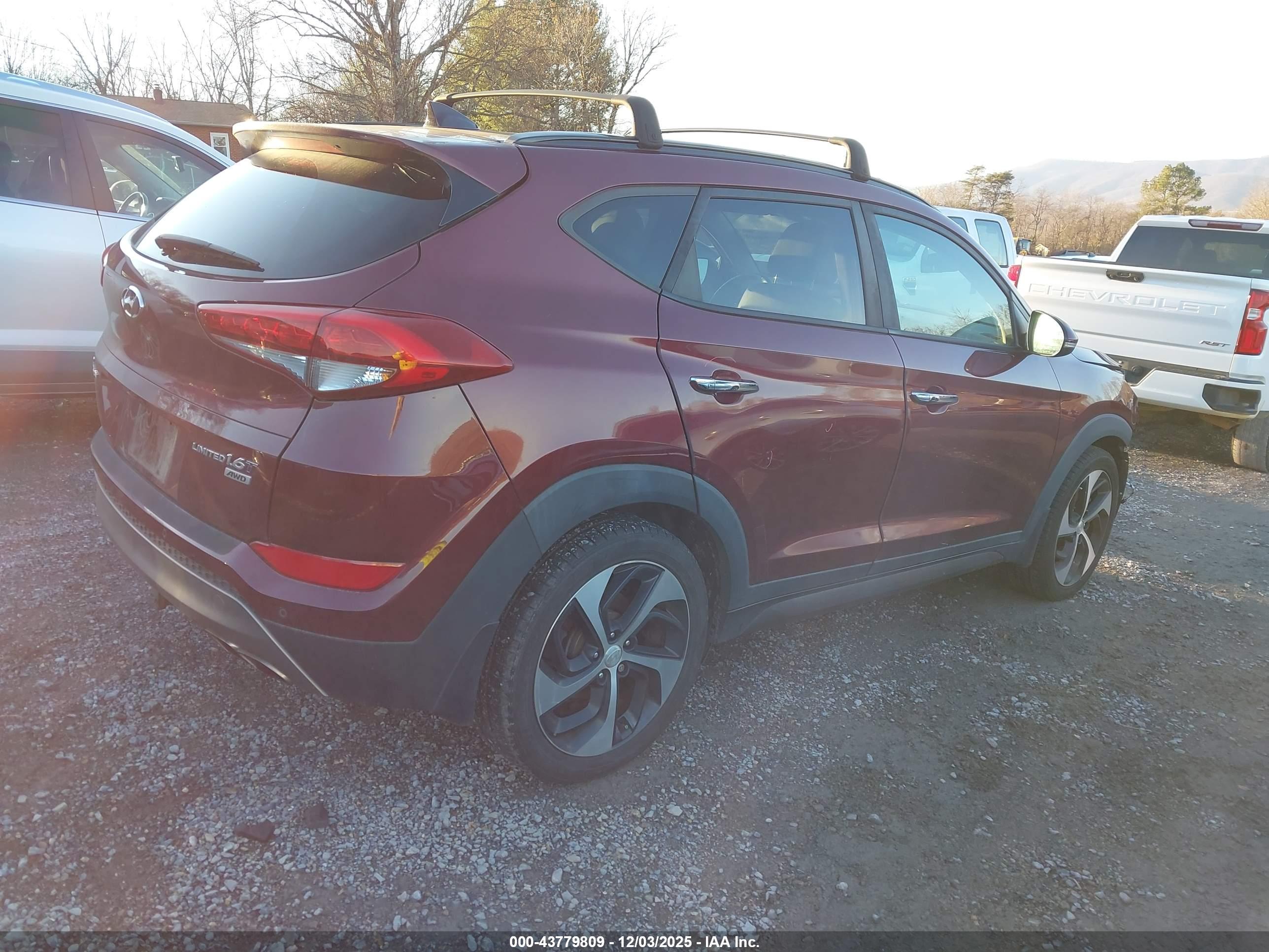 HYUNDAI TUCSON image 4