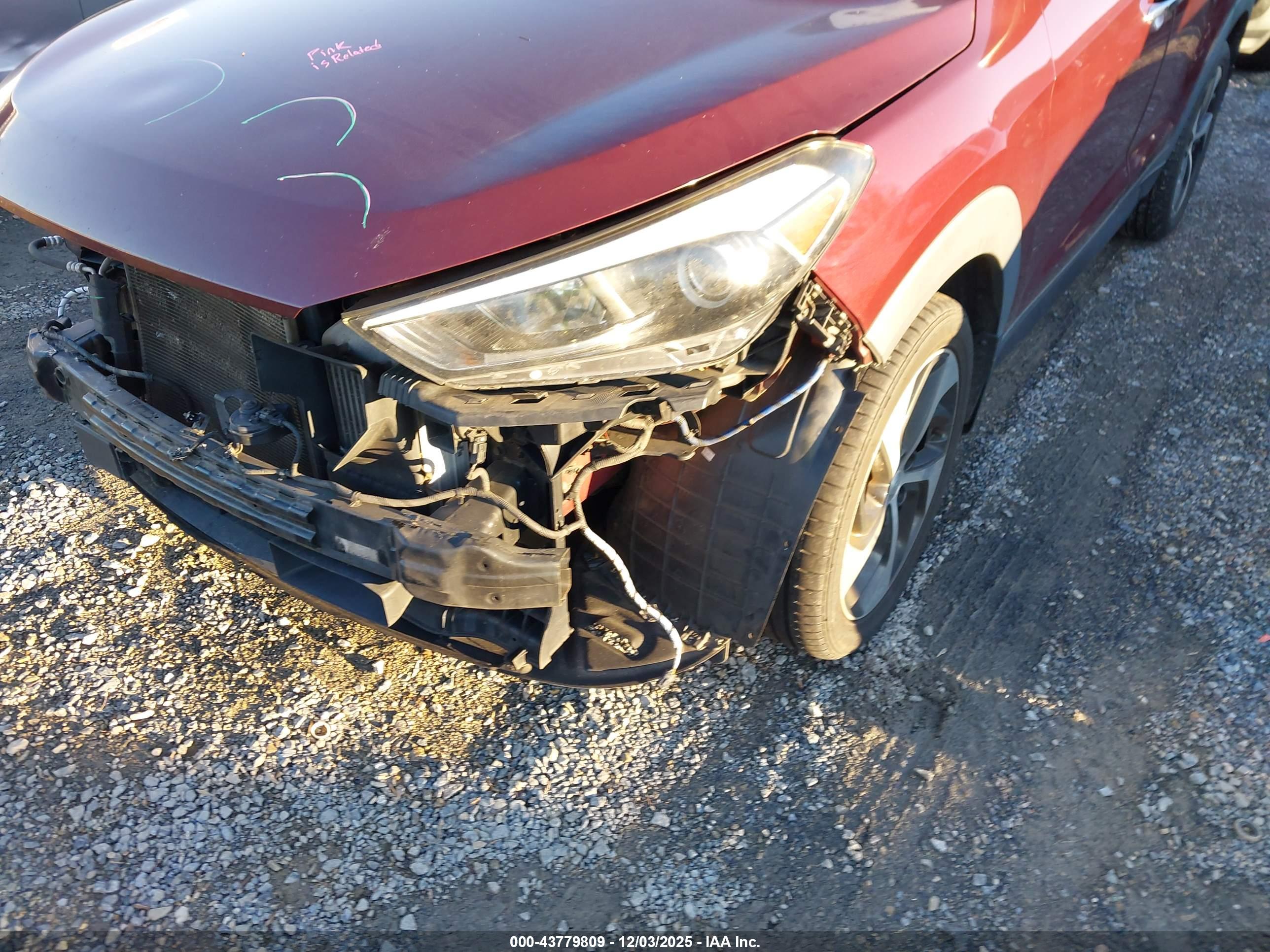 HYUNDAI TUCSON image 6