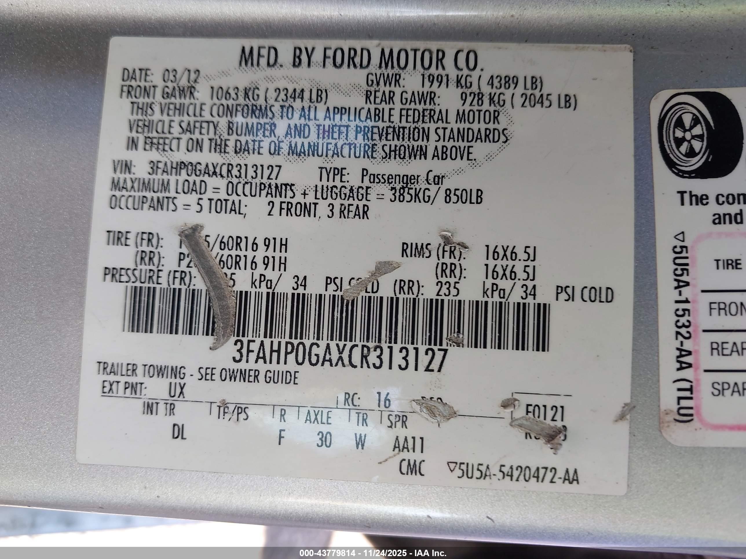FORD FUSION image 9