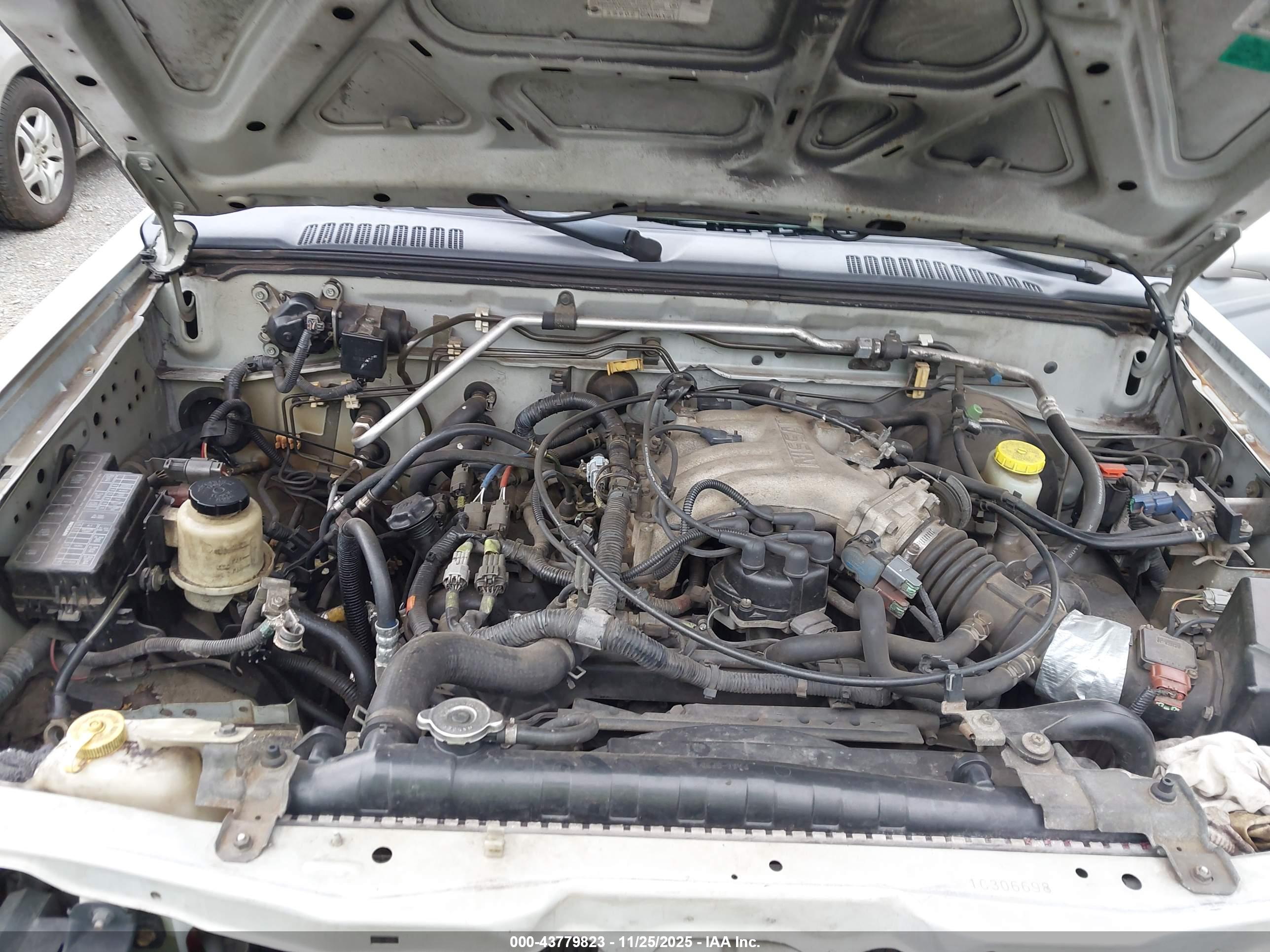 NISSAN FRONTIER image 10