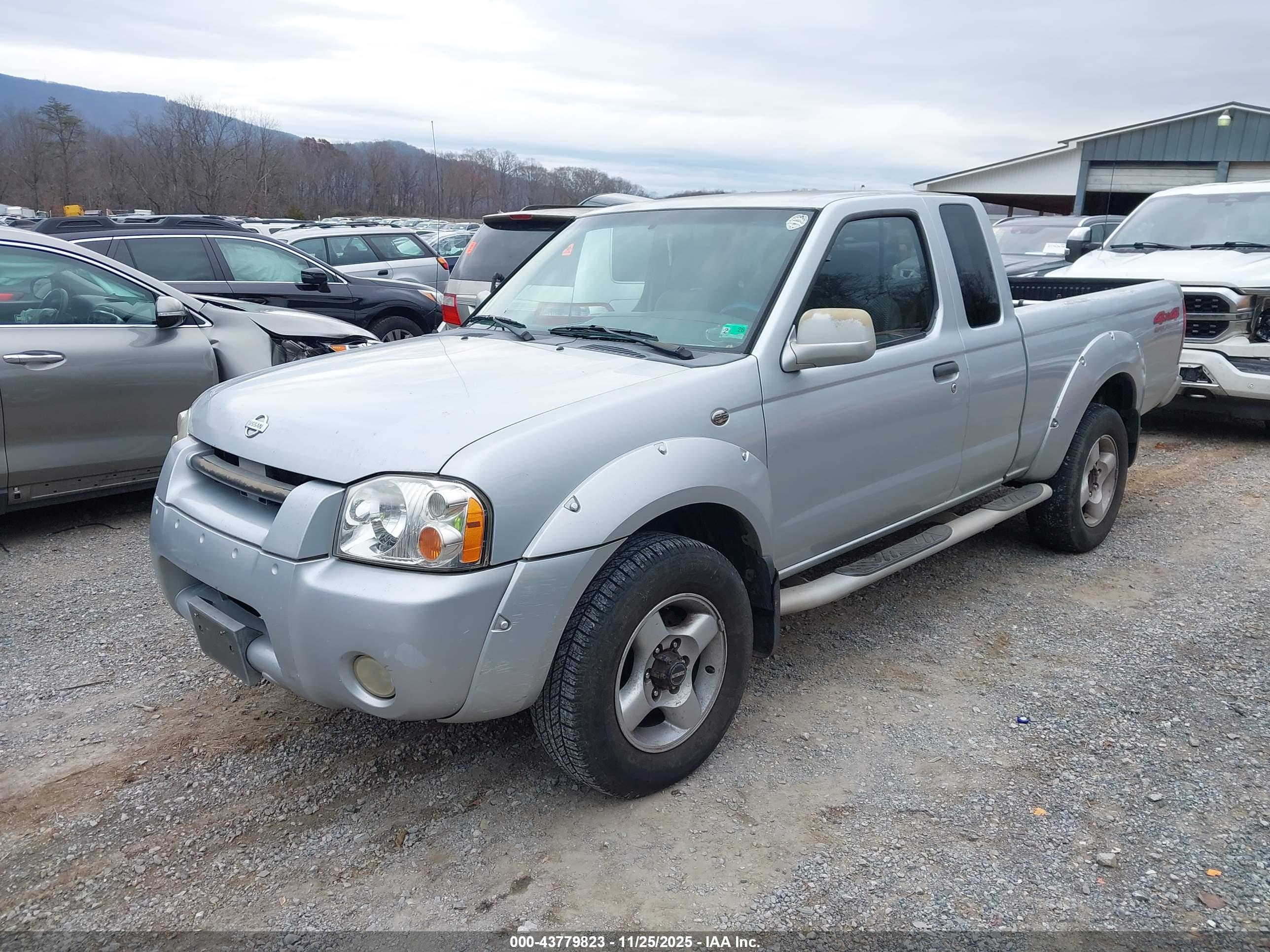 NISSAN FRONTIER image 2