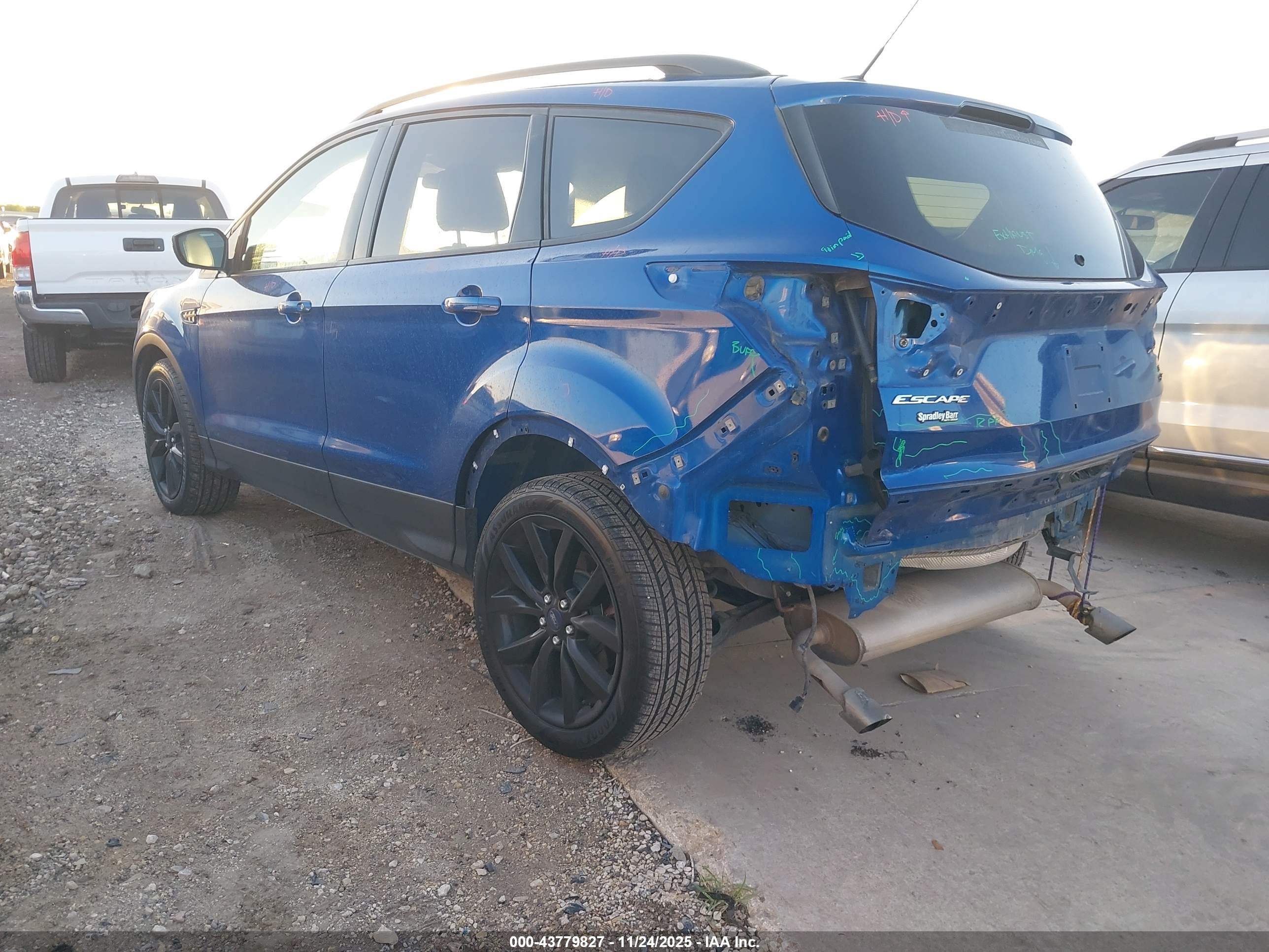 FORD ESCAPE image 3