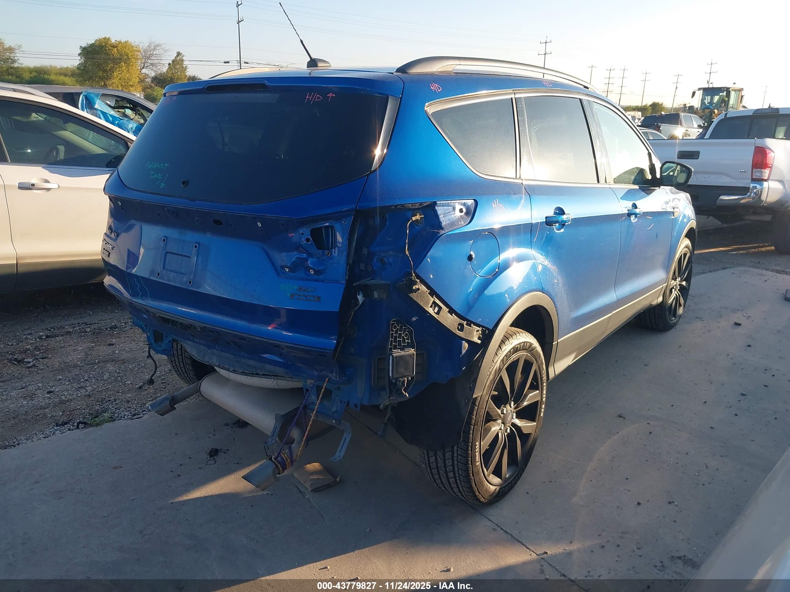 FORD ESCAPE image 4