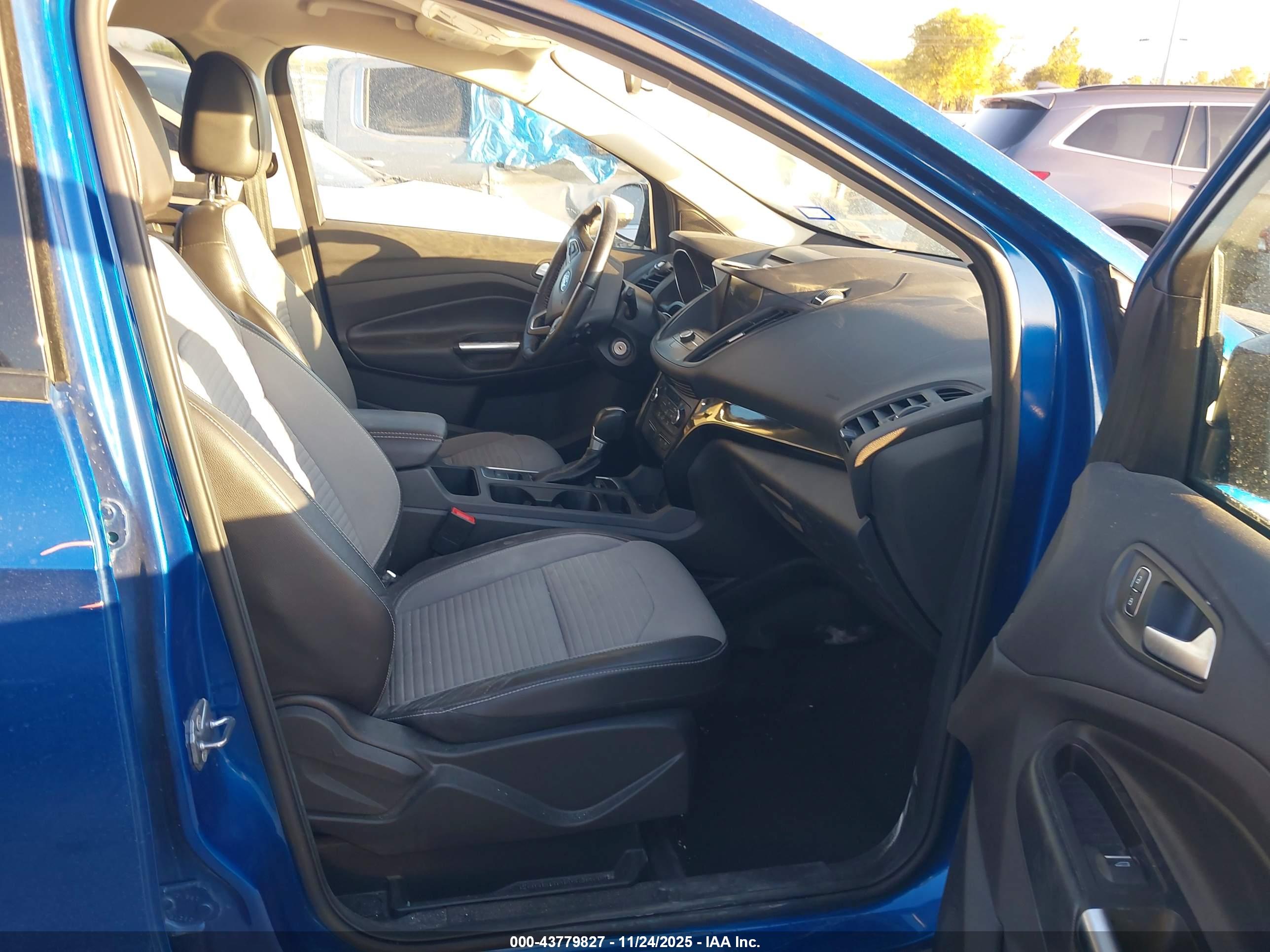 FORD ESCAPE image 5