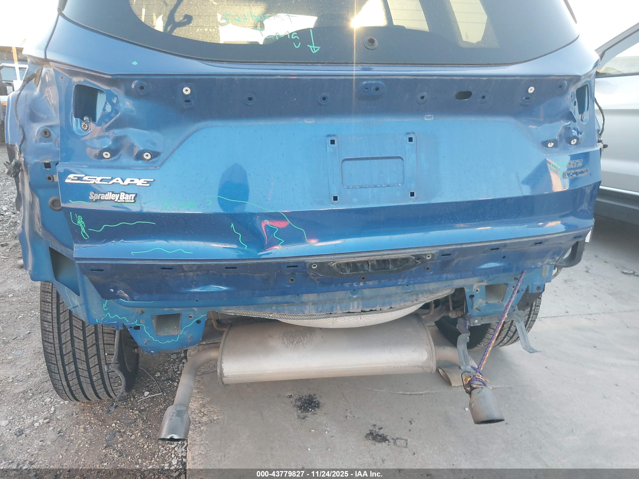 FORD ESCAPE image 6