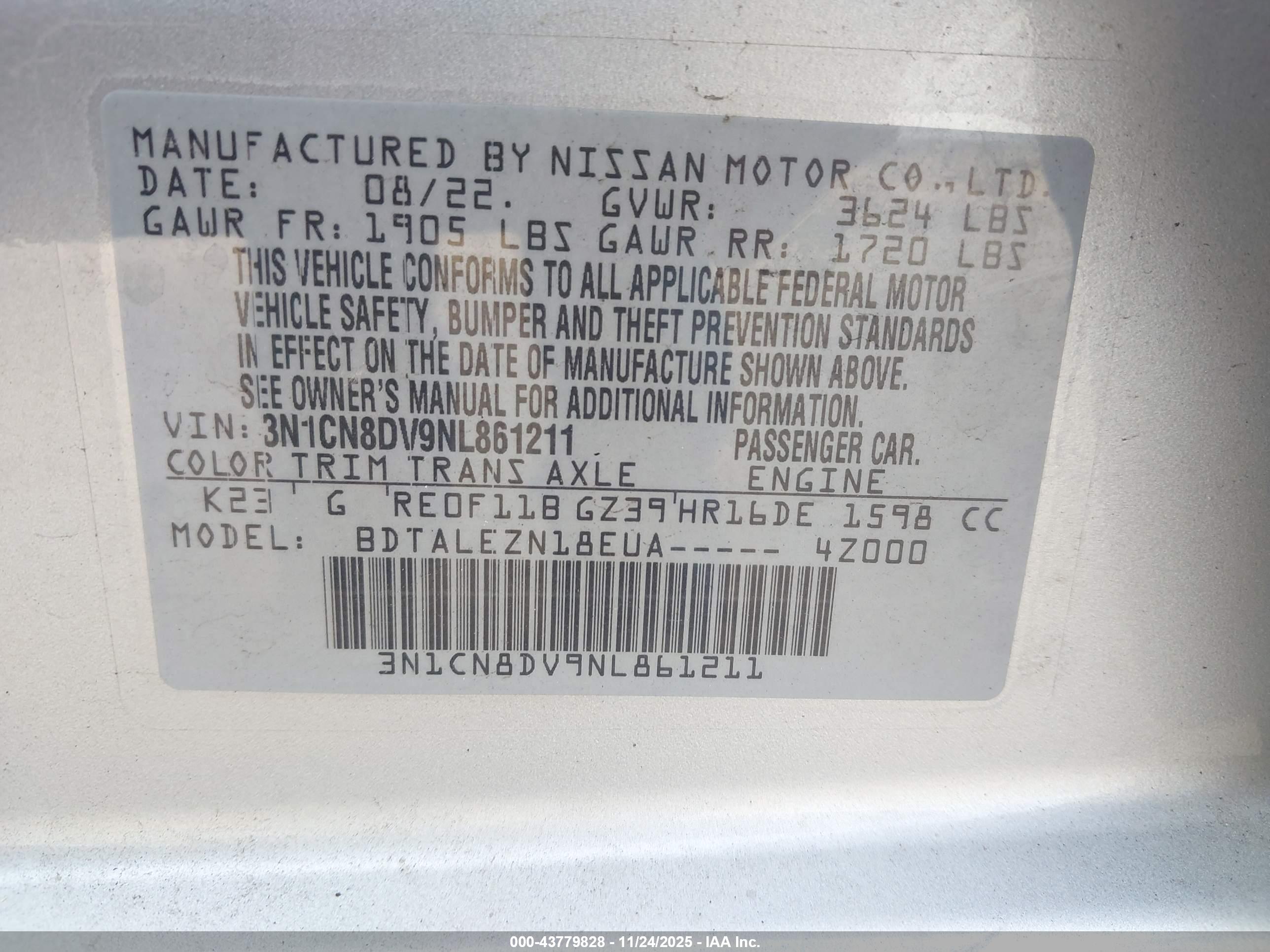 NISSAN VERSA image 9