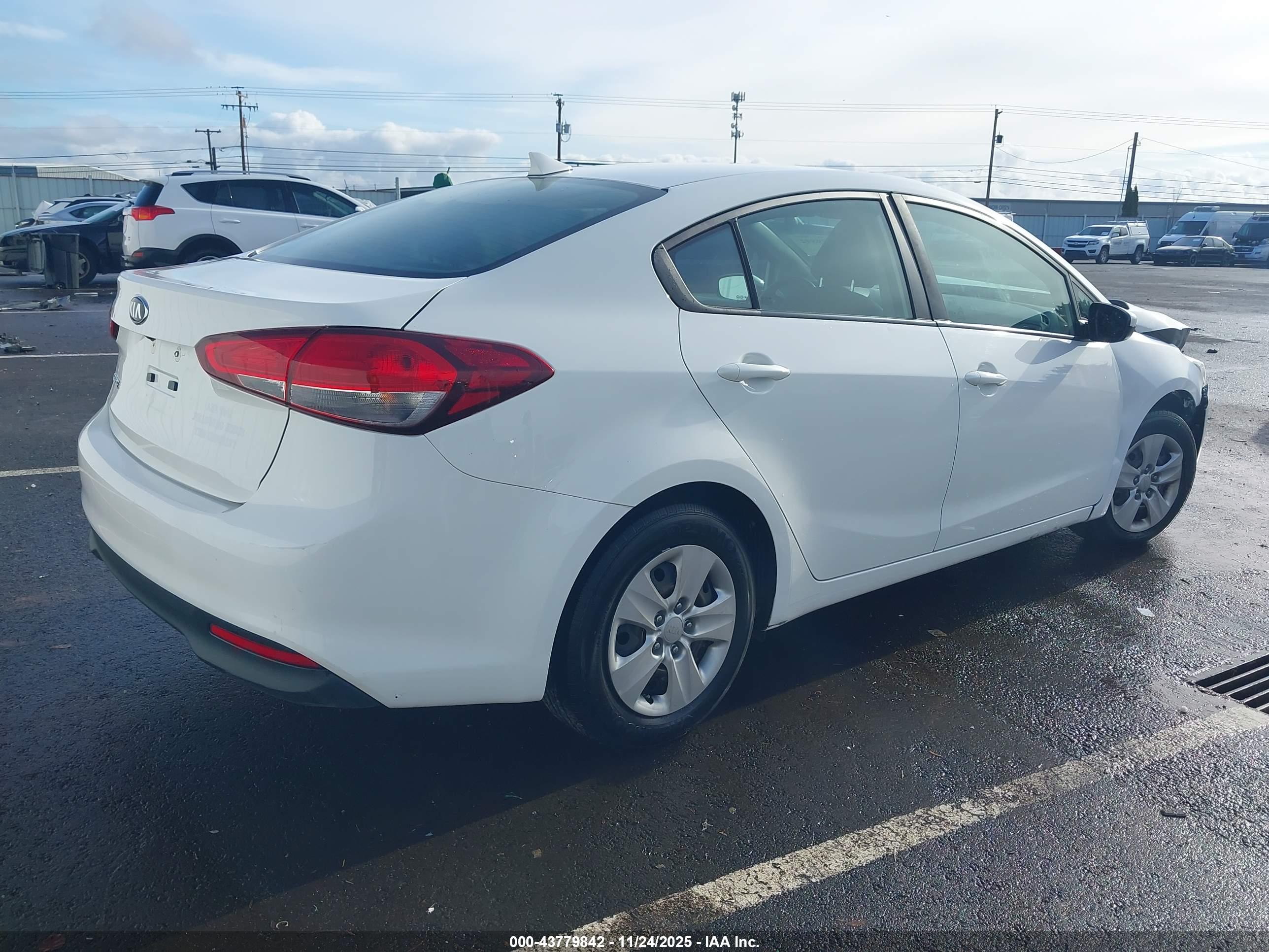 KIA FORTE image 4