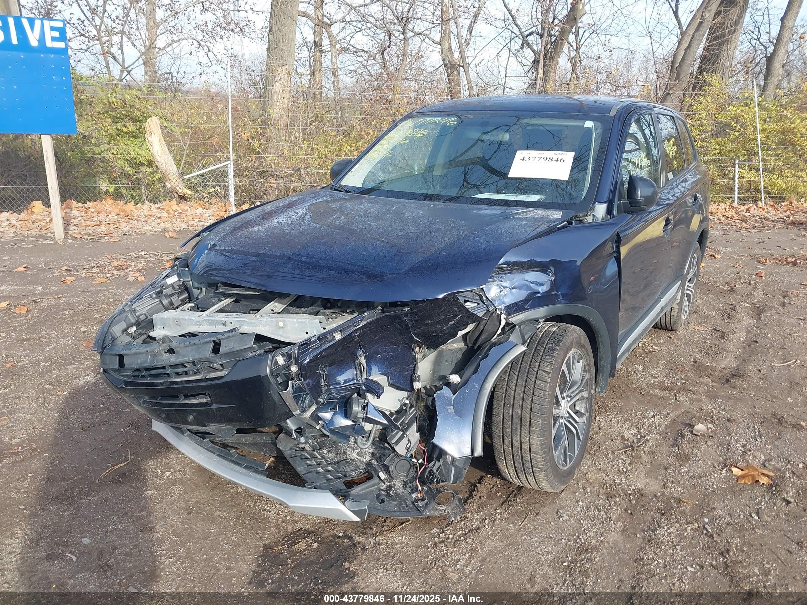 MITSUBISHI OUTLANDER image 2