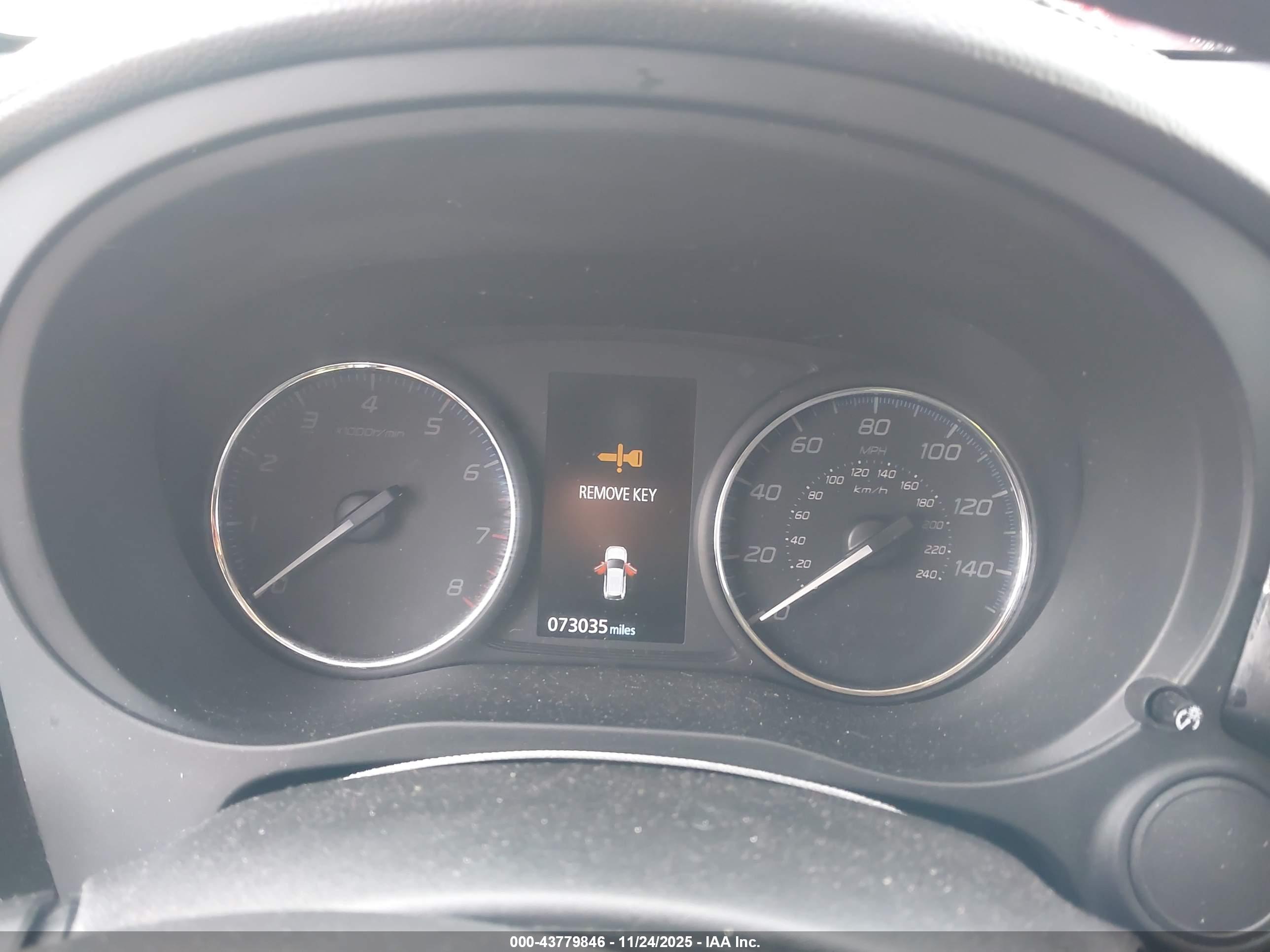 MITSUBISHI OUTLANDER image 7