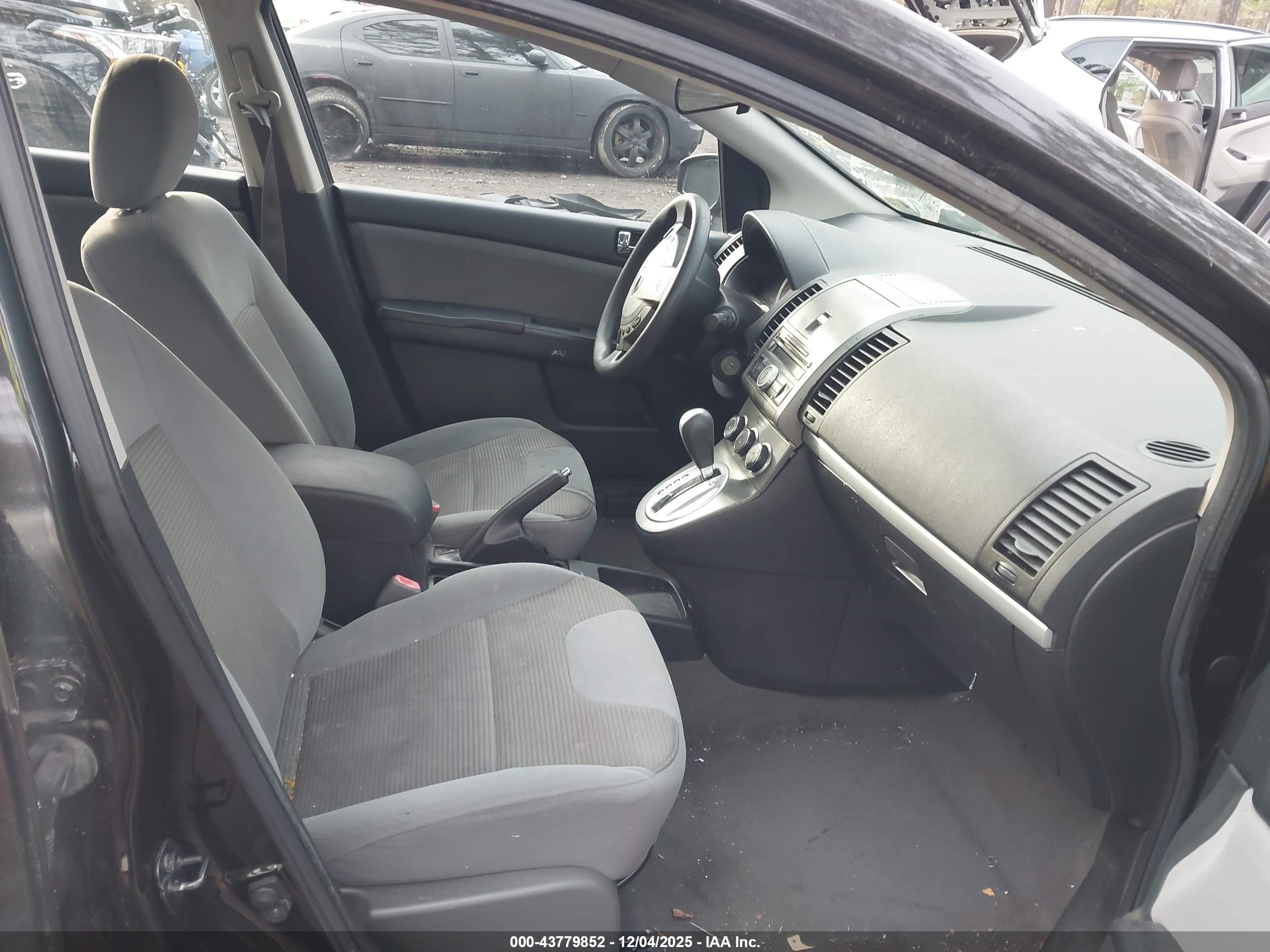NISSAN SENTRA image 5