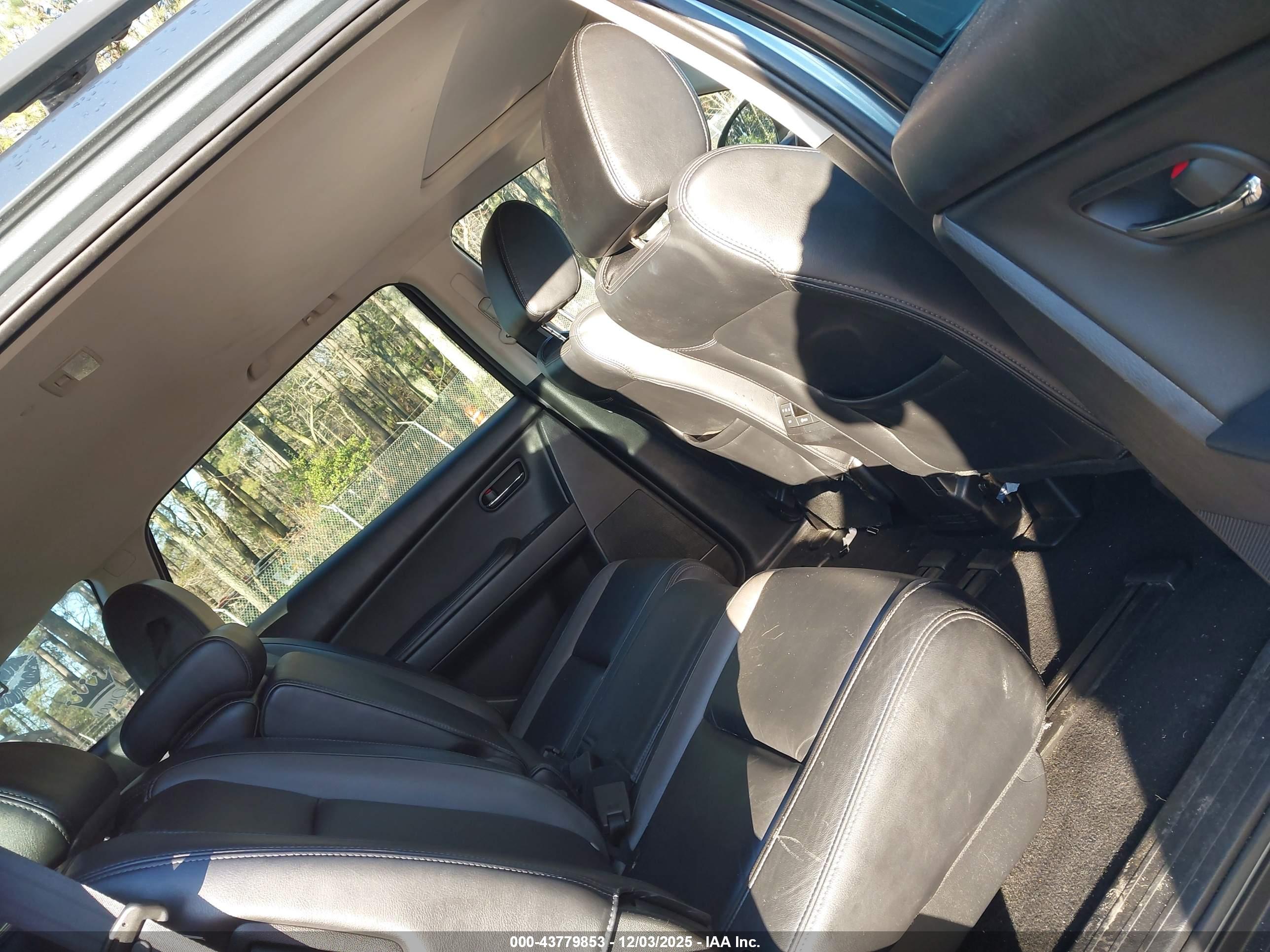 MAZDA CX-9 image 8