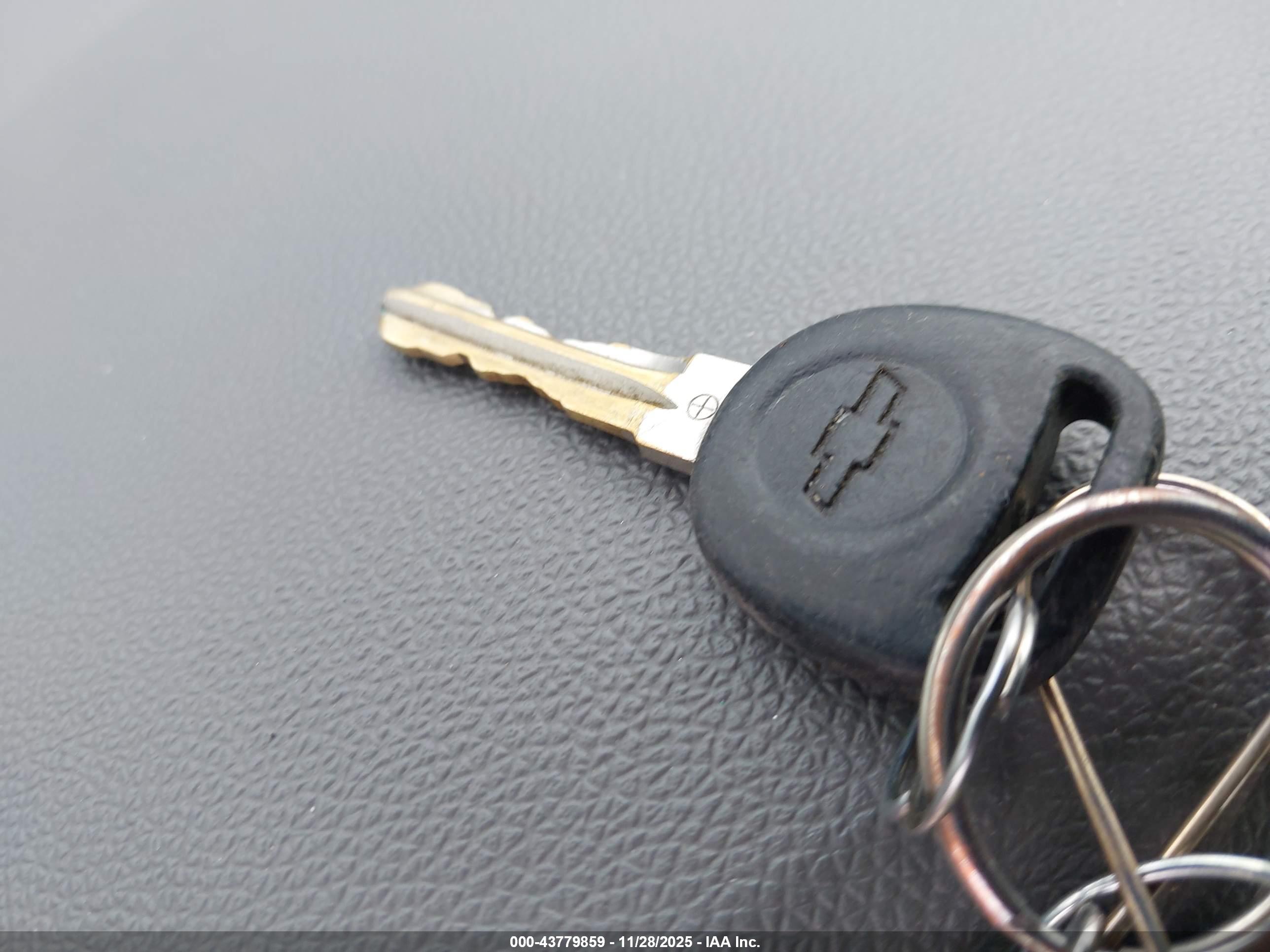 CHEVROLET TRAVERSE image 11