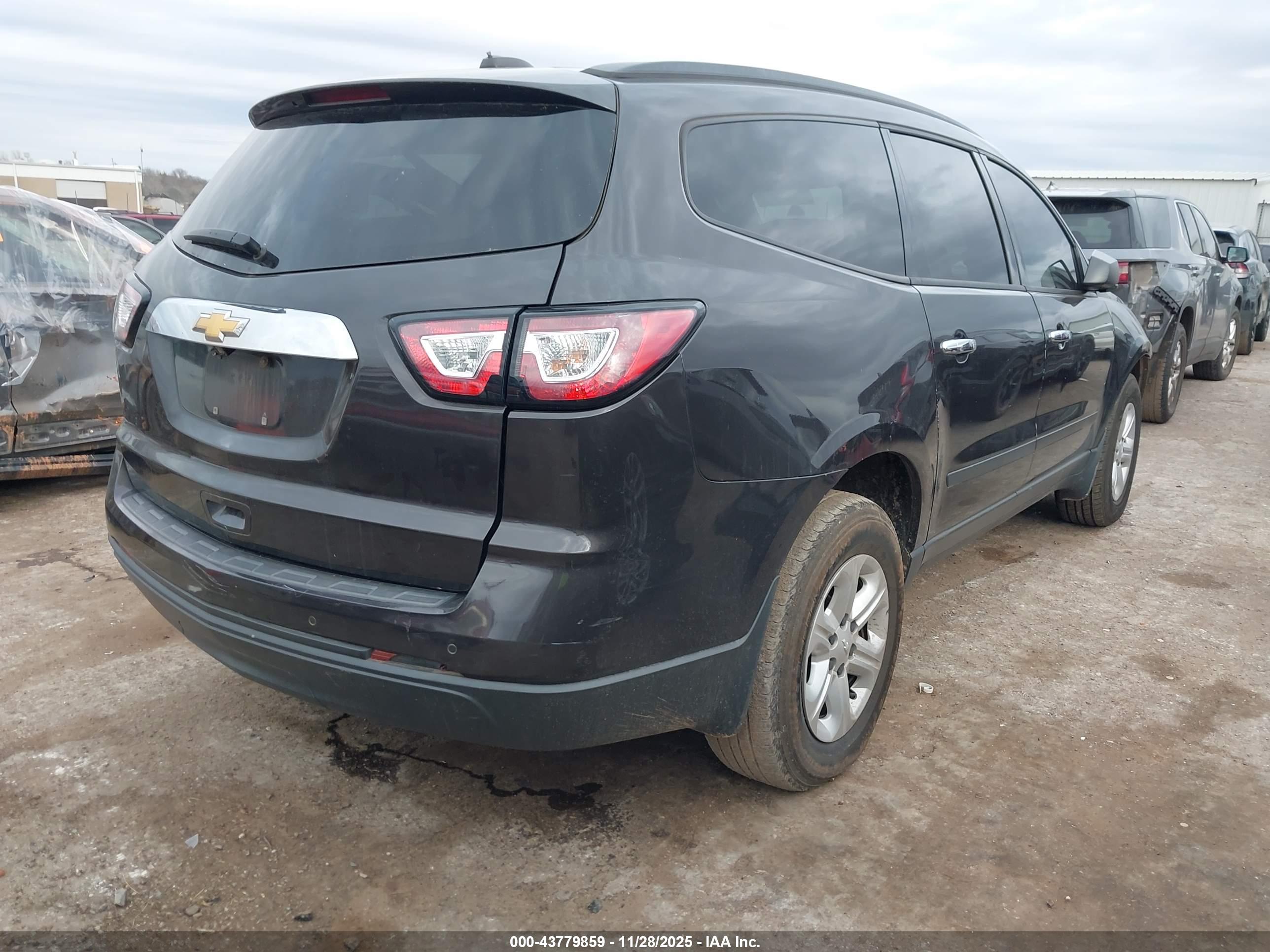 CHEVROLET TRAVERSE image 4