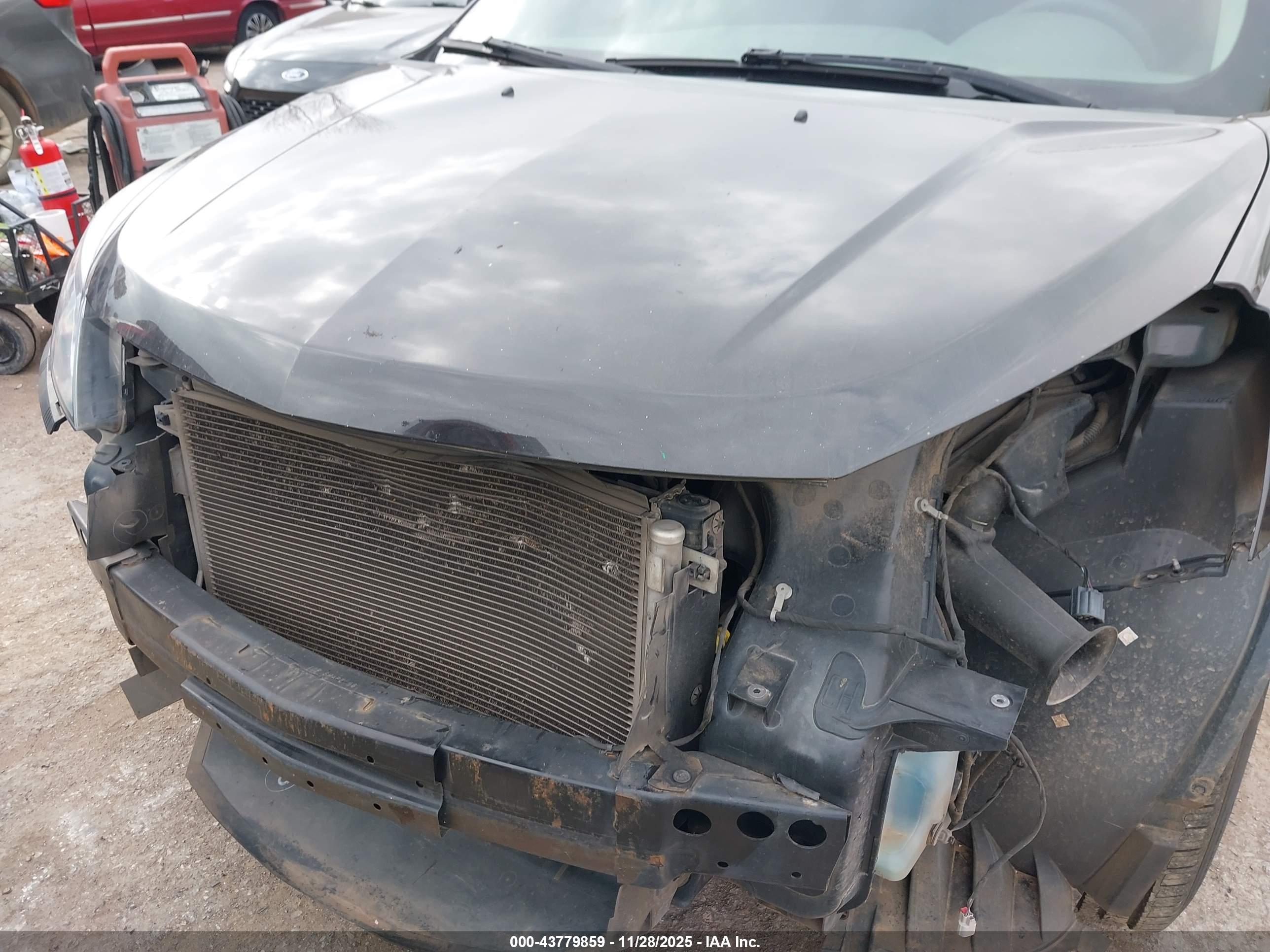 CHEVROLET TRAVERSE image 6
