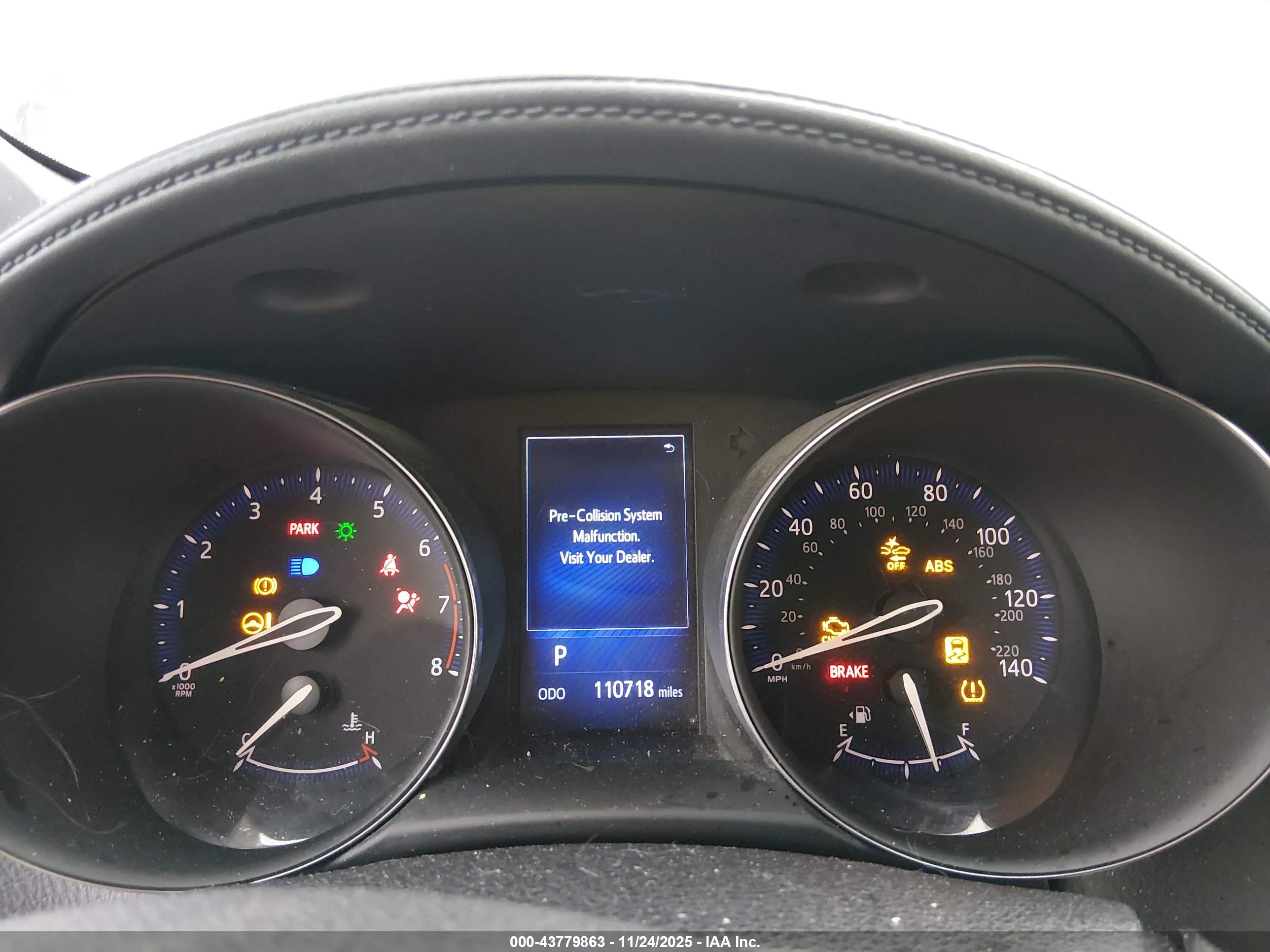 TOYOTA C-HR image 7
