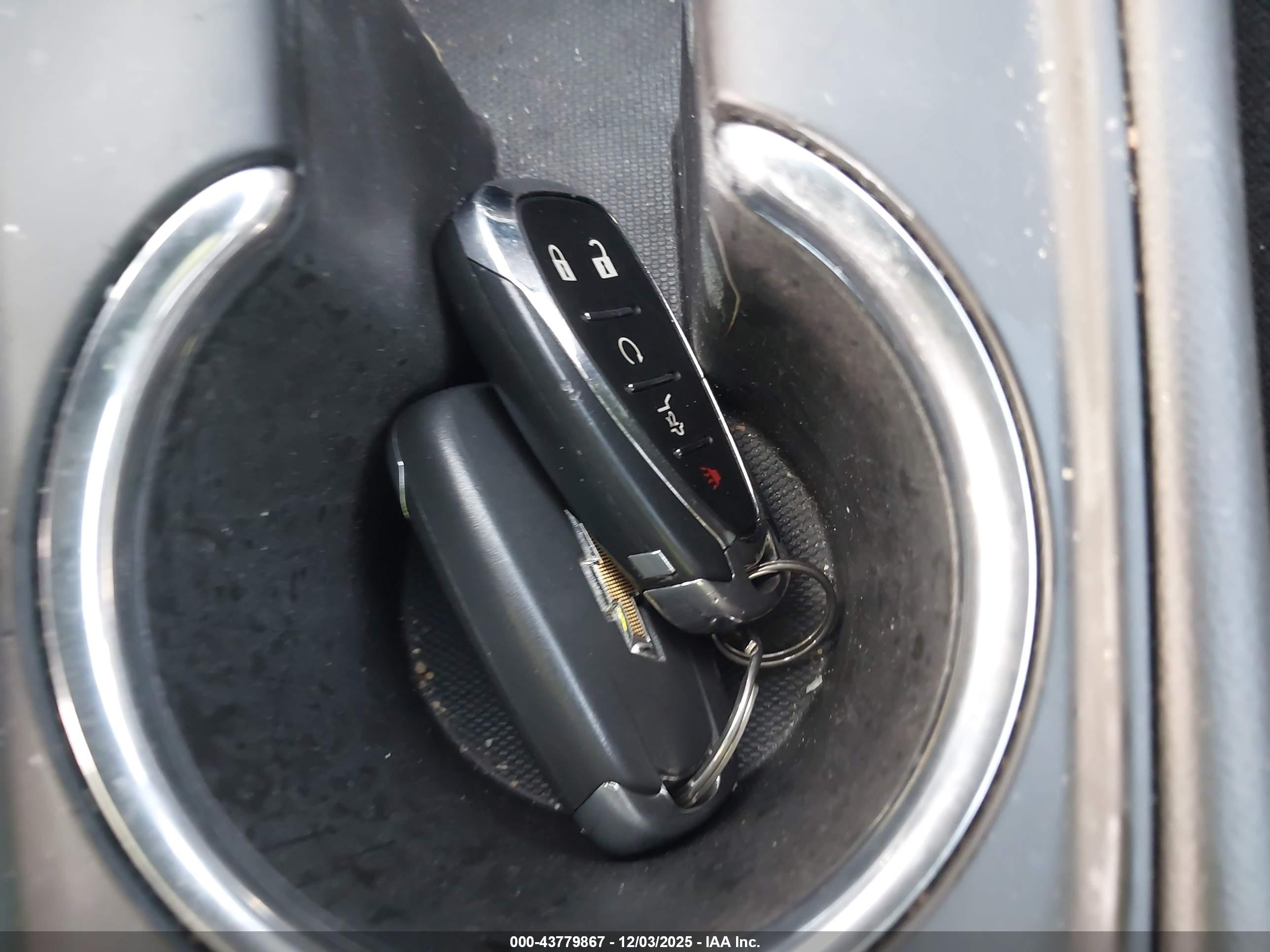 CHEVROLET EQUINOX image 11
