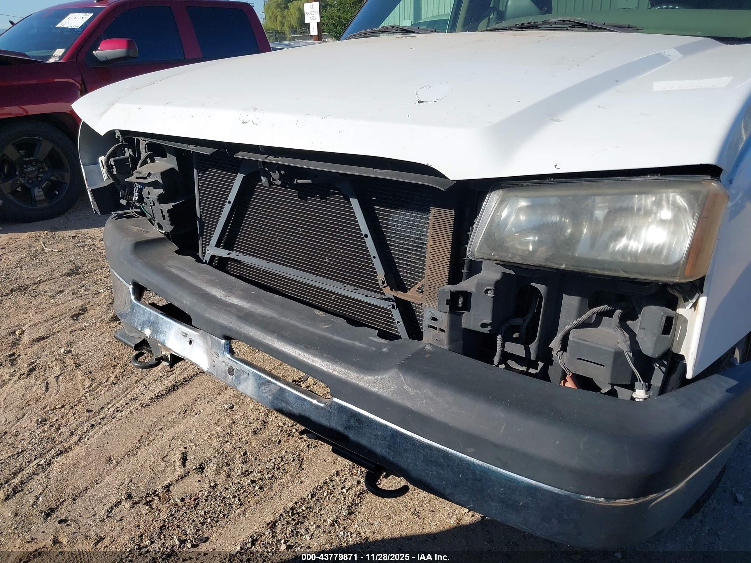 CHEVROLET SILVERADO image 6