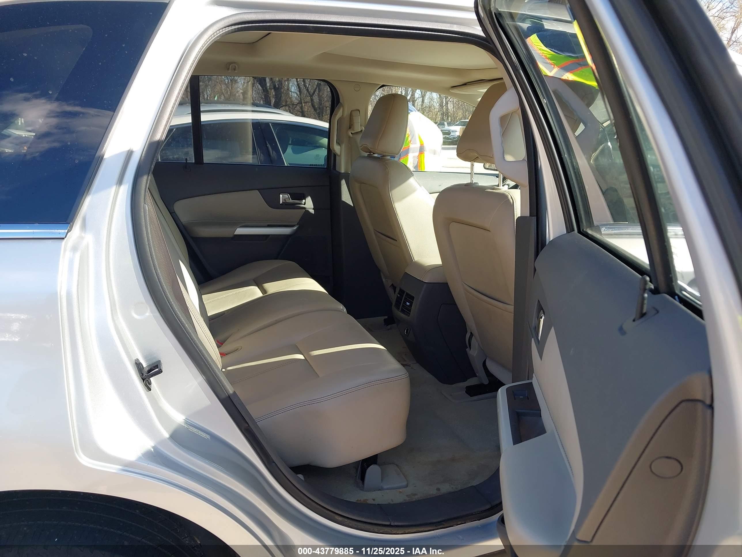 FORD EDGE image 8