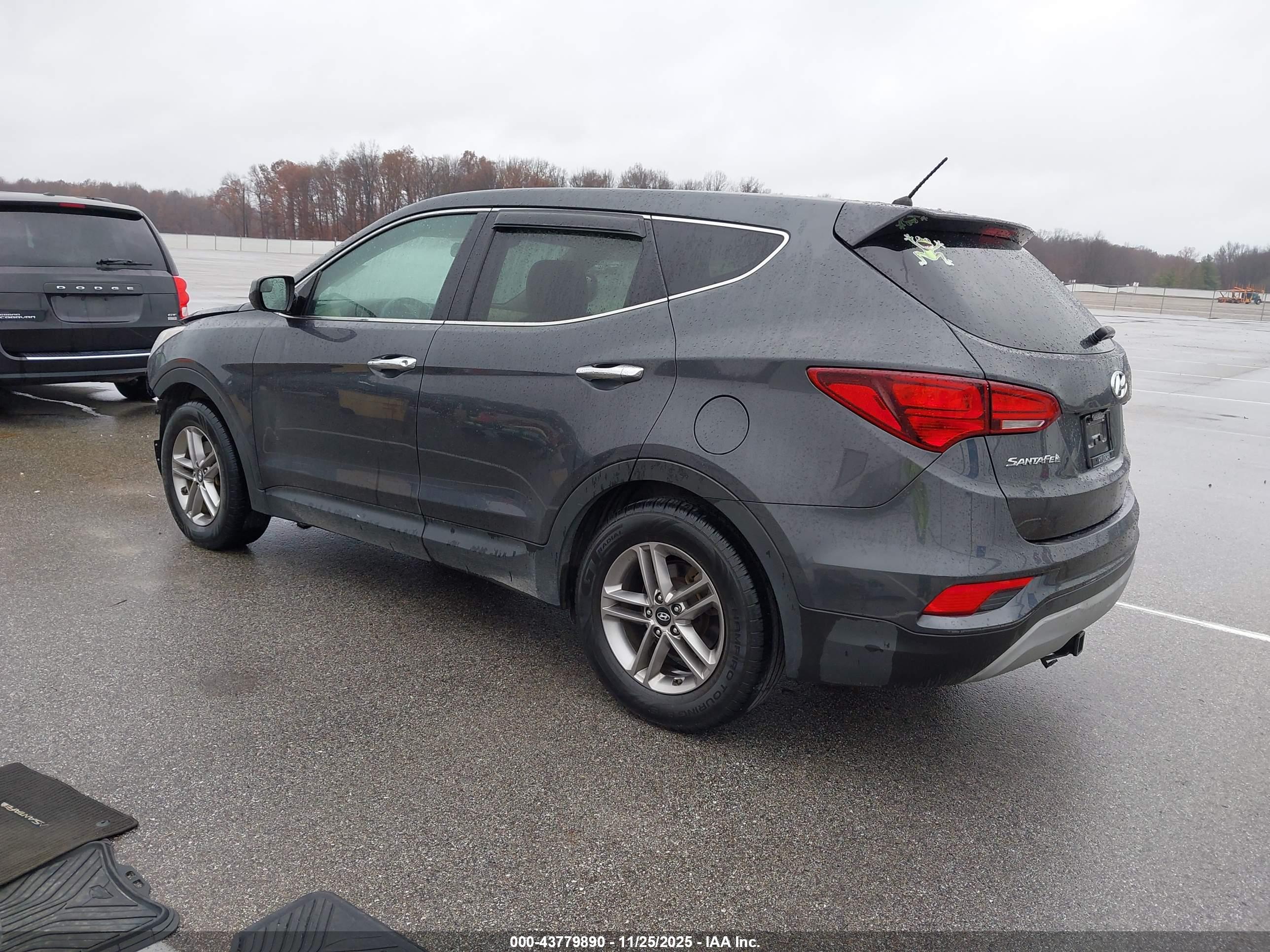 HYUNDAI SANTA image 3