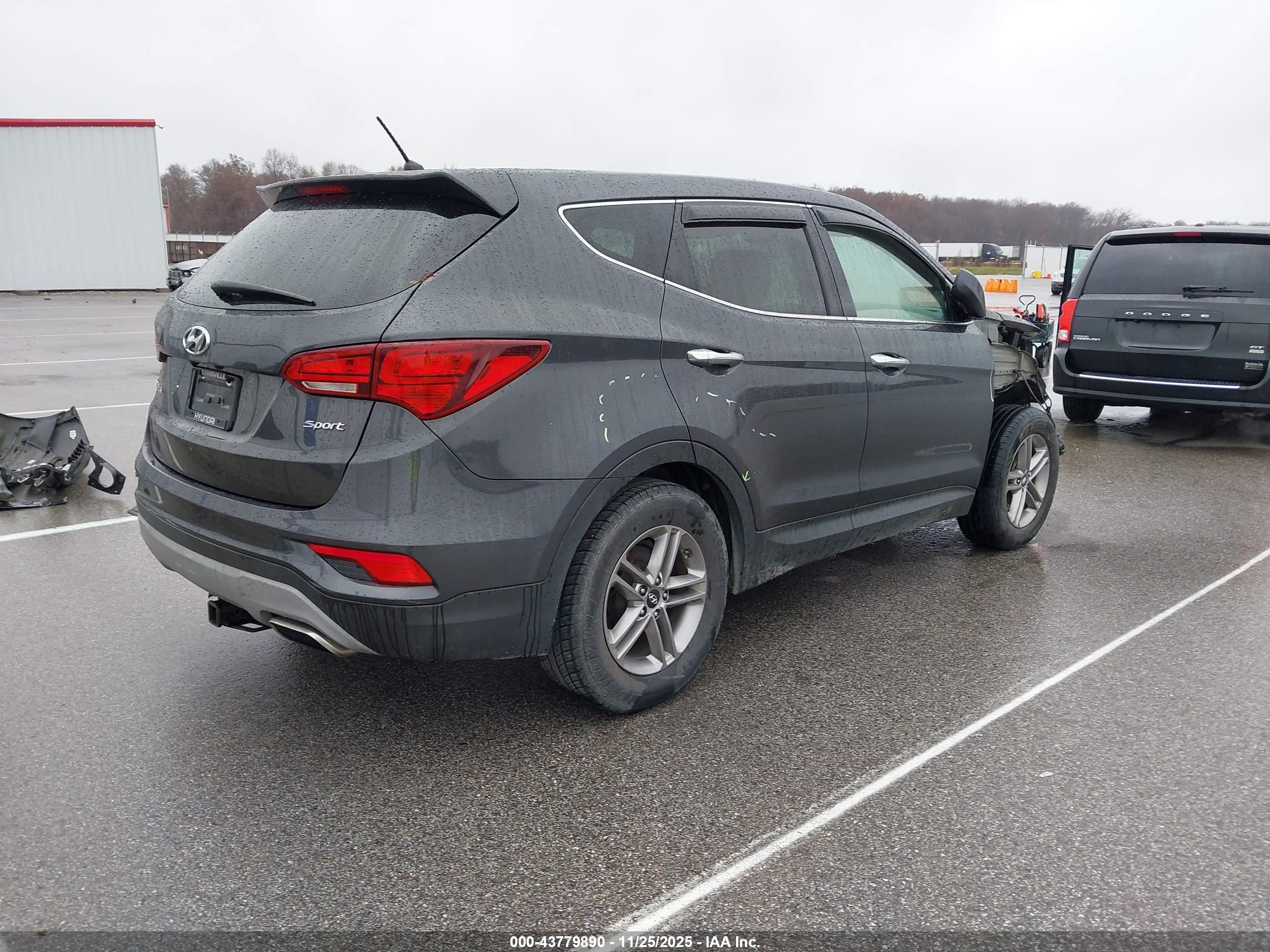 HYUNDAI SANTA image 4