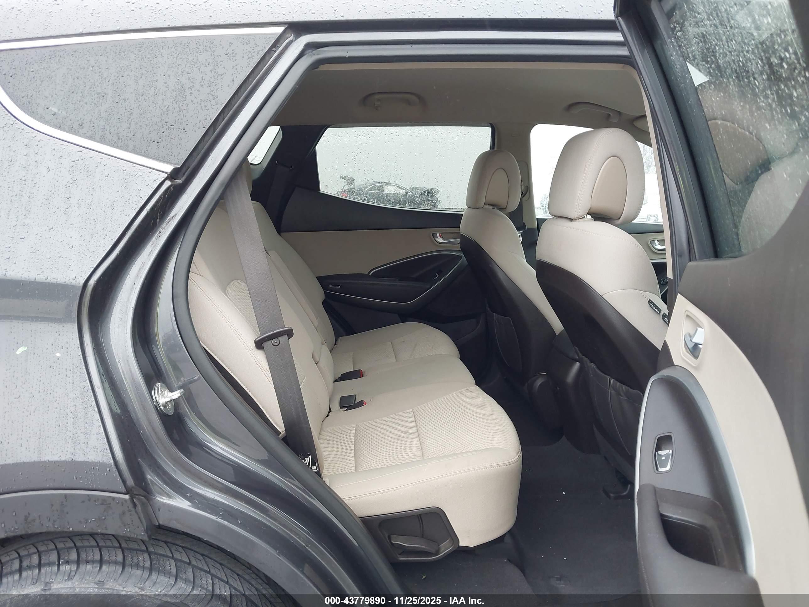 HYUNDAI SANTA image 8
