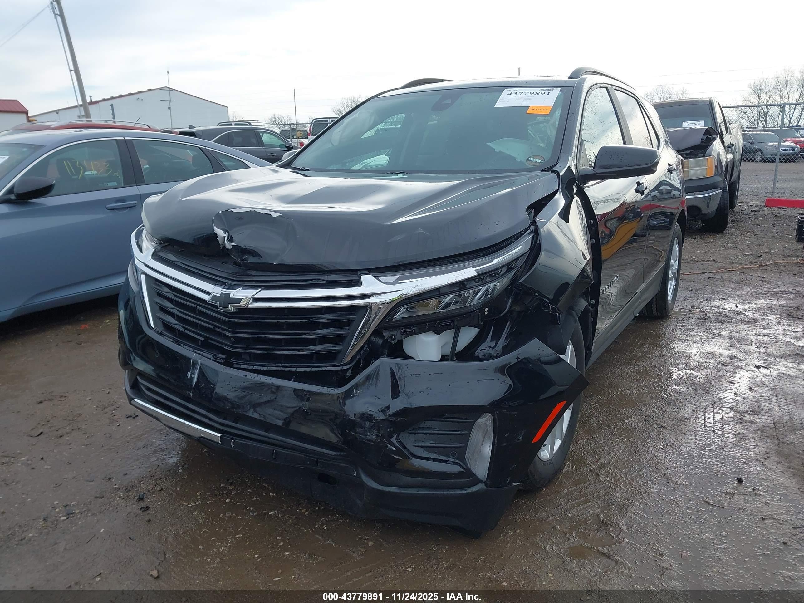CHEVROLET EQUINOX image 2