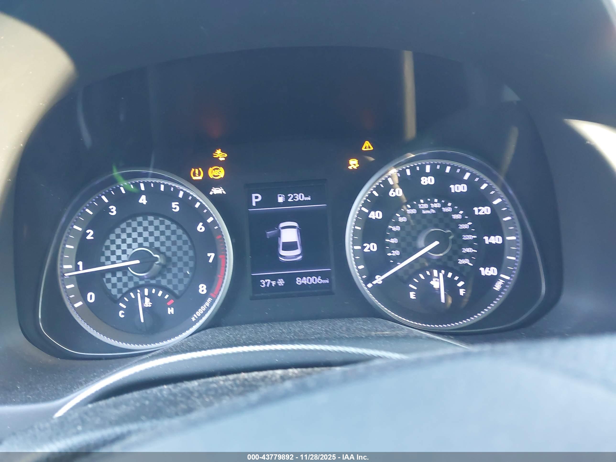 HYUNDAI ELANTRA image 7