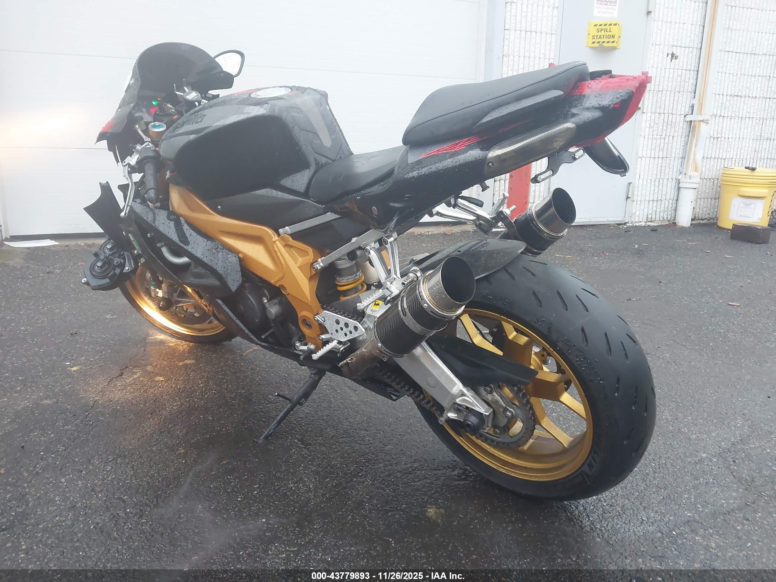APRILIA RSV image 3