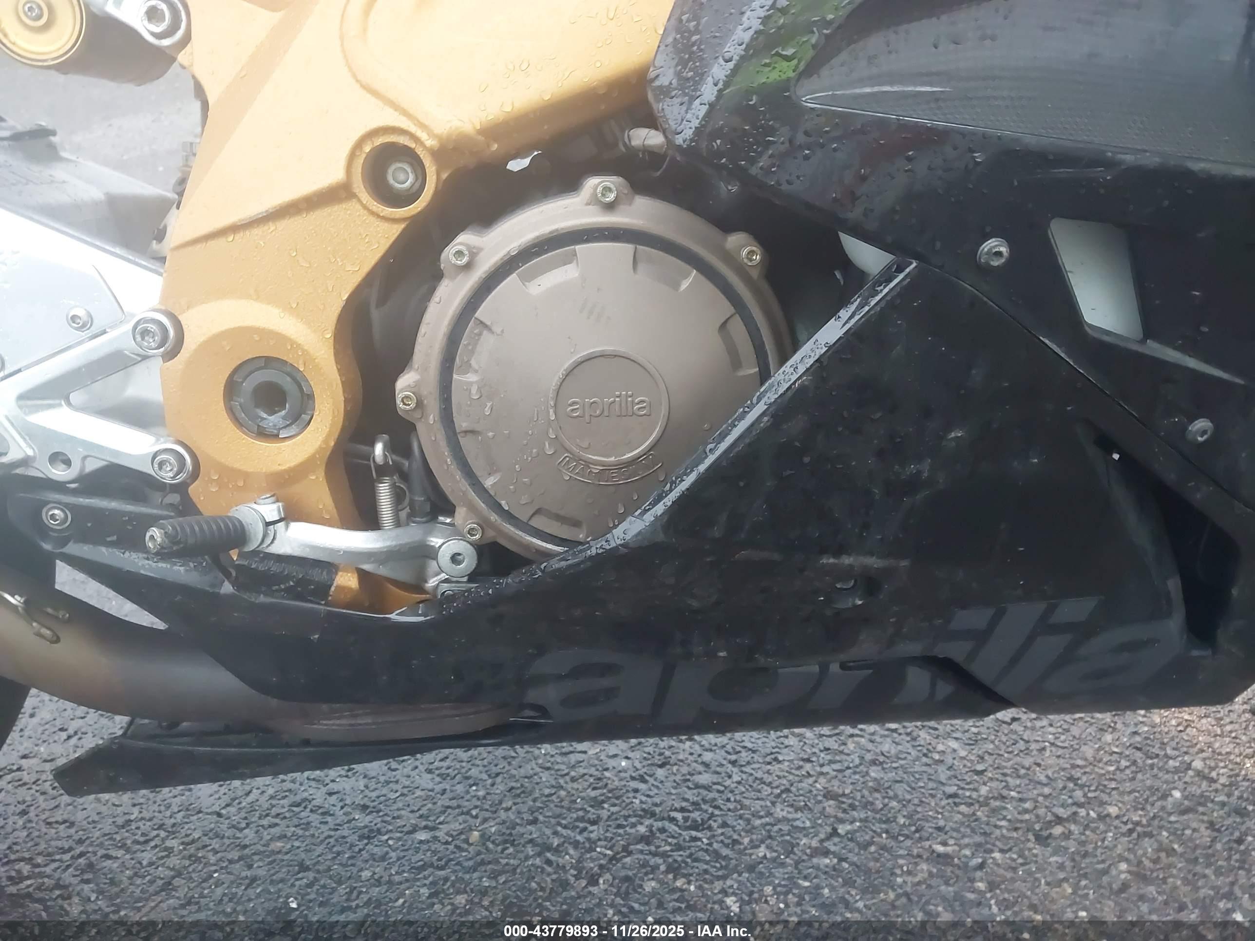 APRILIA RSV image 8