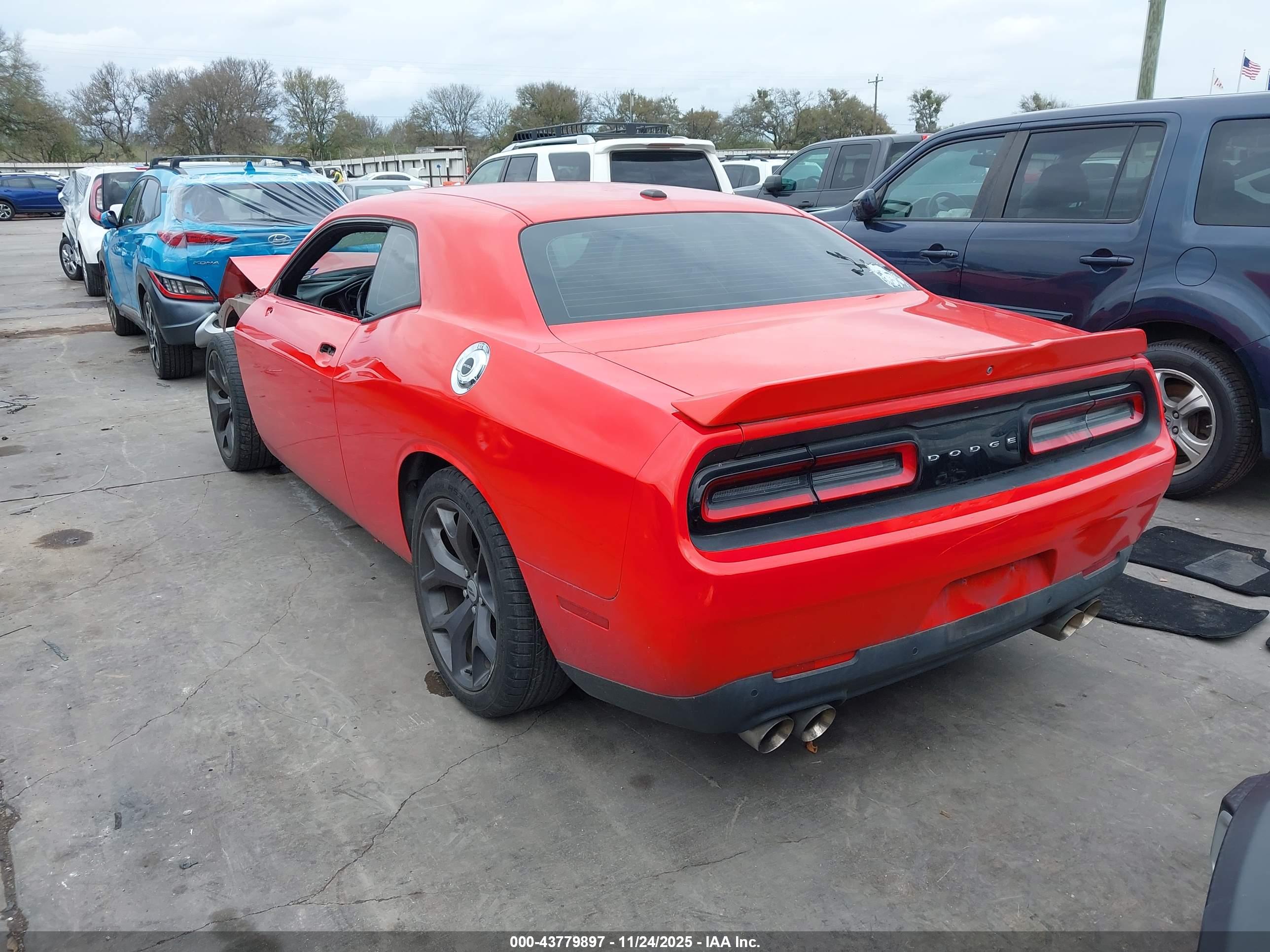 DODGE CHALLENGER image 3