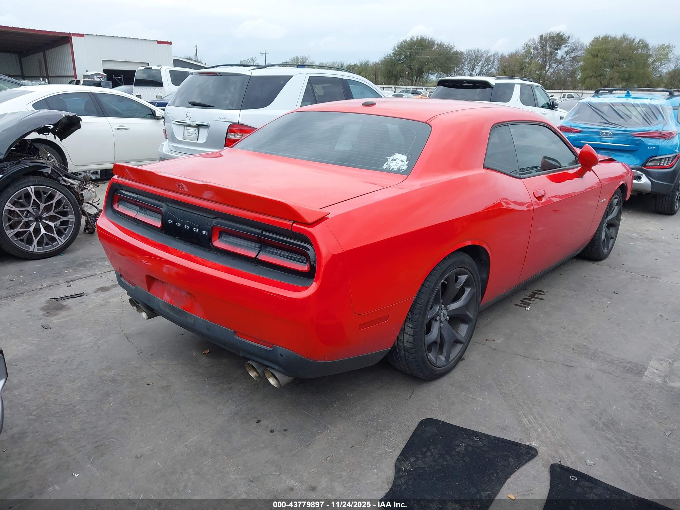 DODGE CHALLENGER image 4